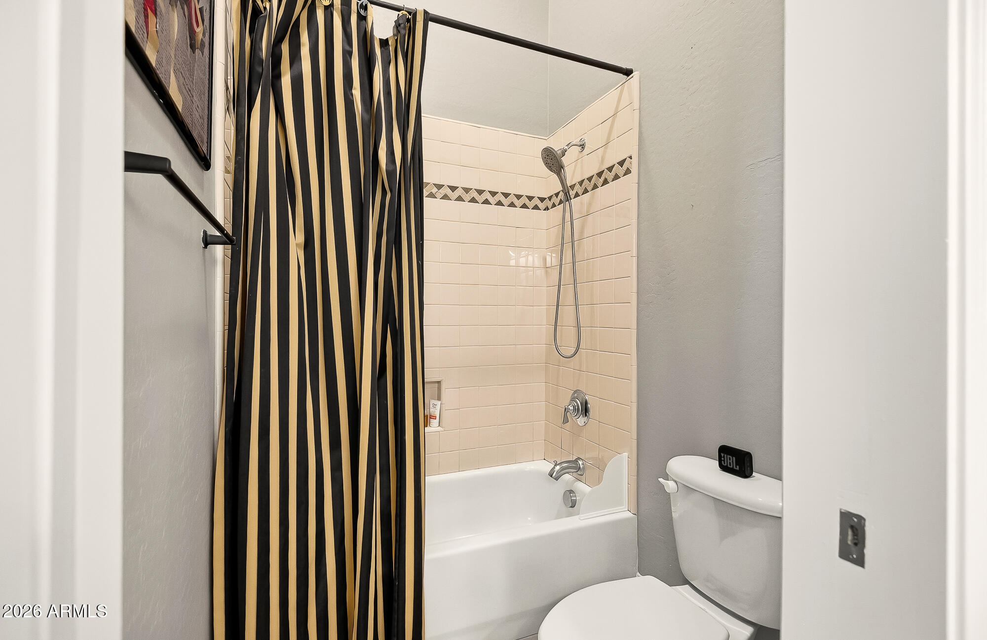 1529 W LAUREL GREENS Court