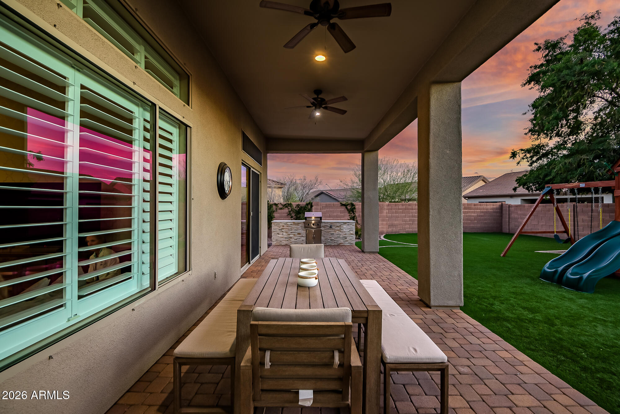 1529 W LAUREL GREENS Court