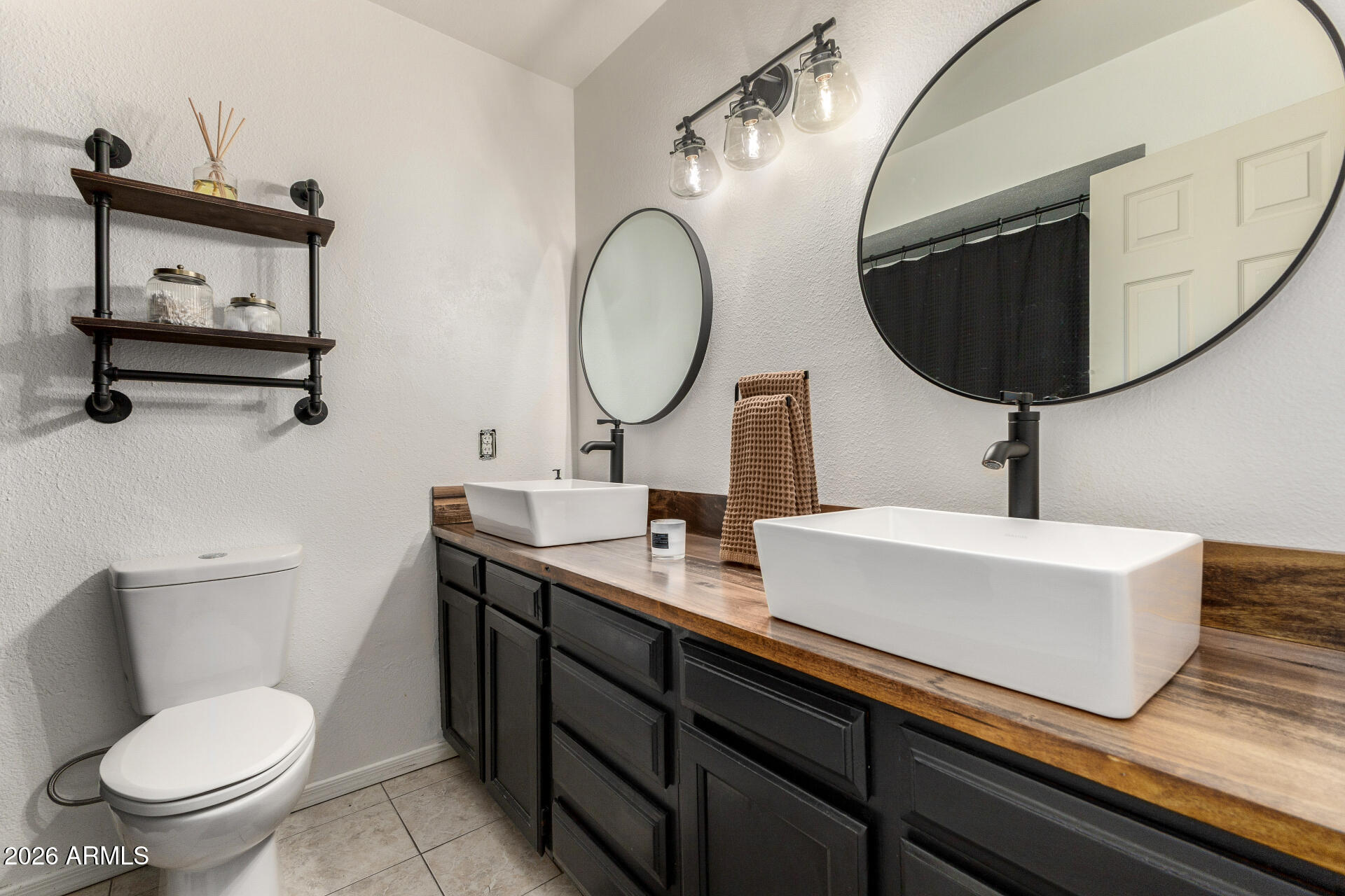 864 W KILAREA Avenue