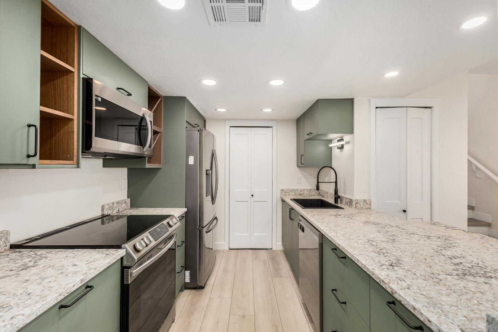 222 W Brown Road 104