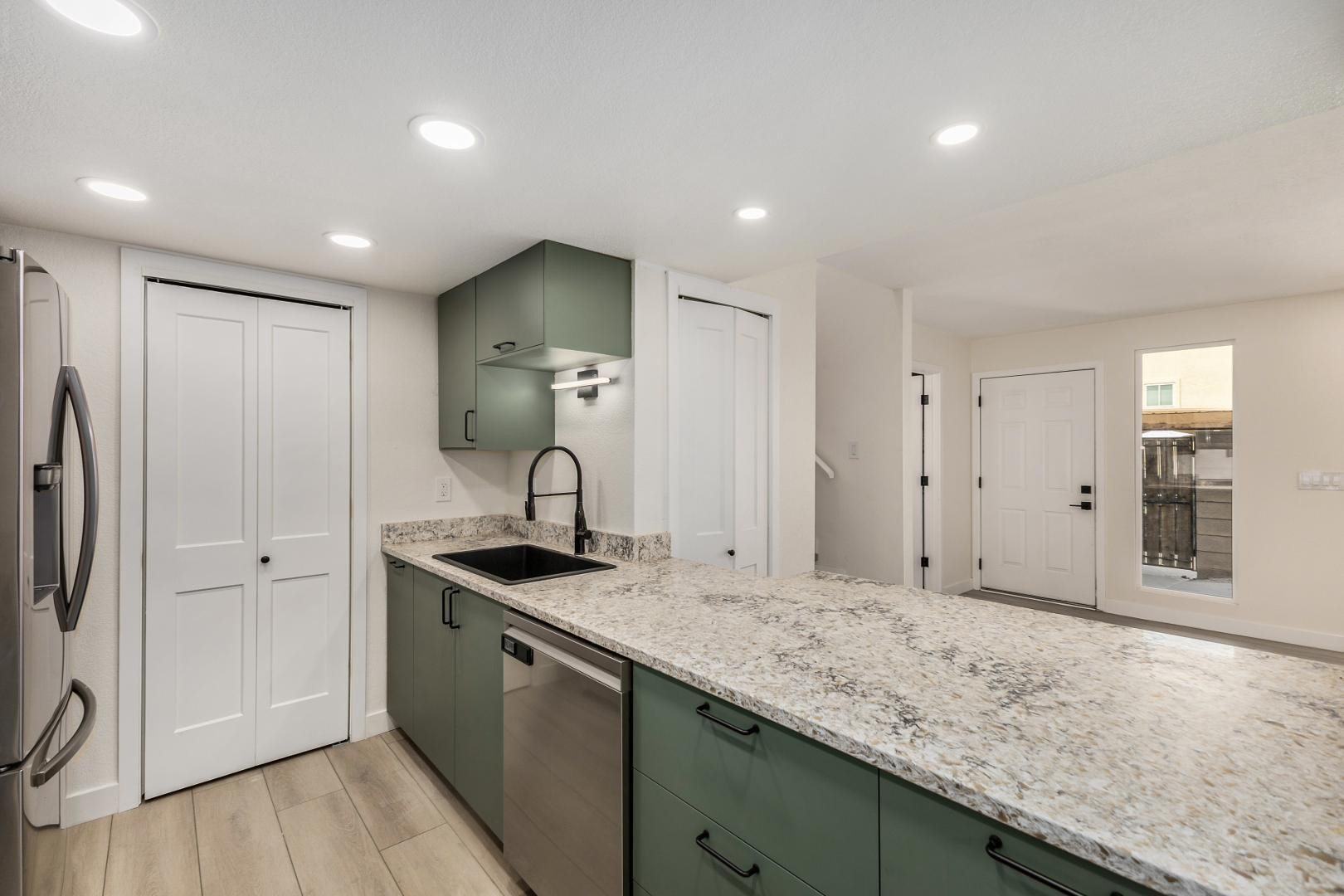 222 W Brown Road 104