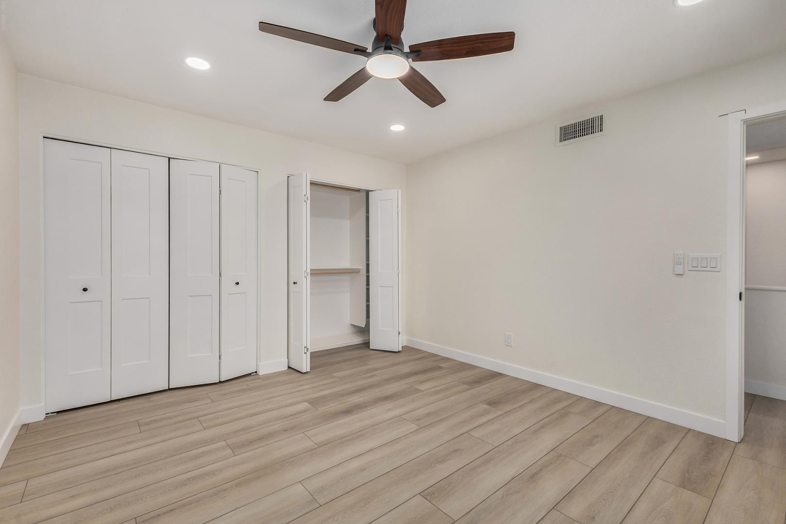 222 W Brown Road 104