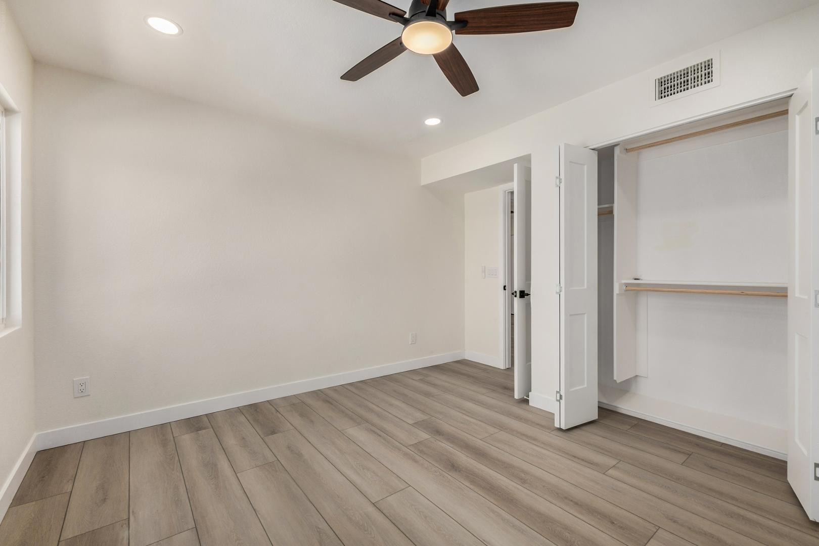 222 W Brown Road 104