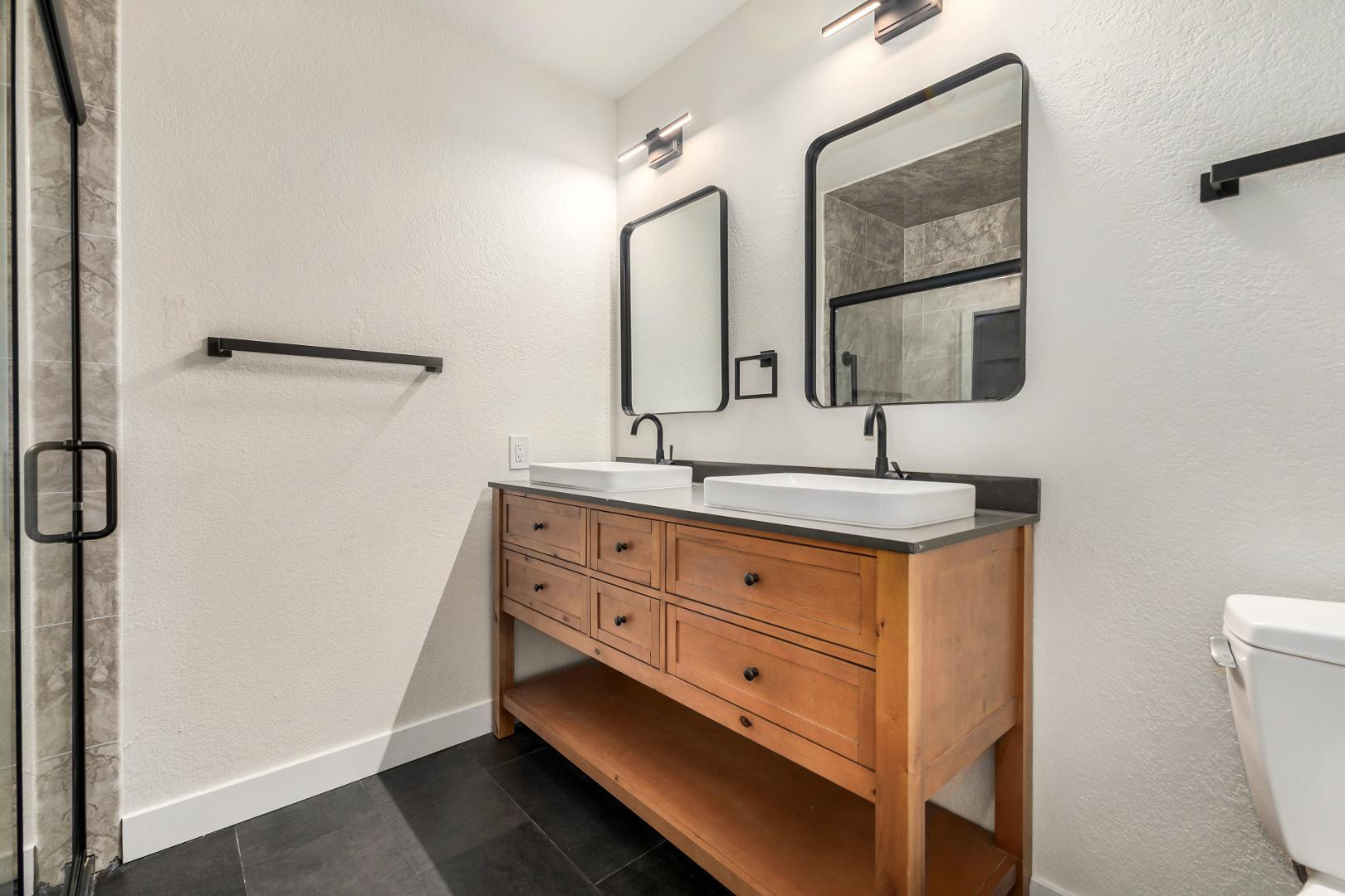 222 W Brown Road 104