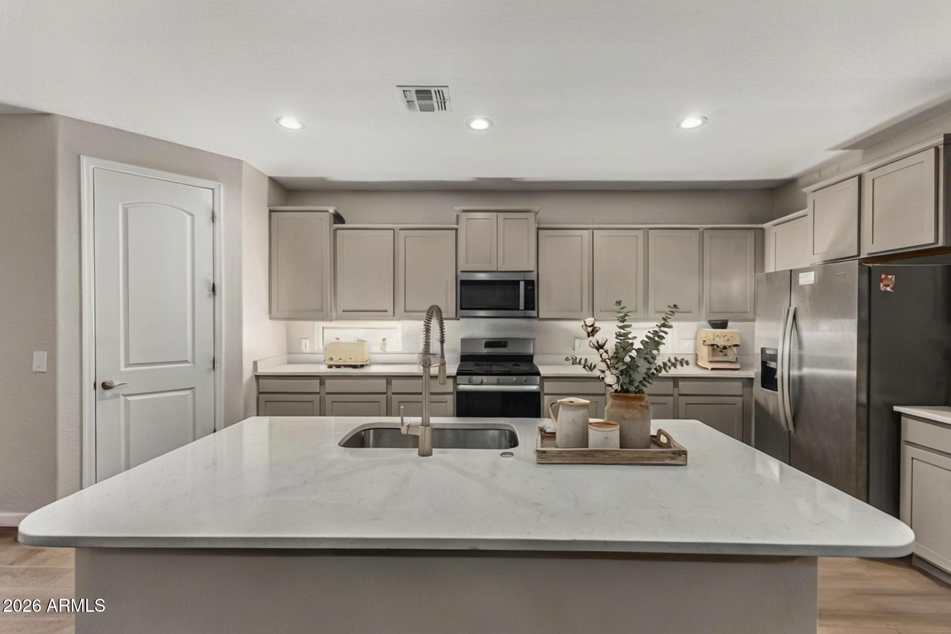 37788 W SANTA BARBARA Avenue