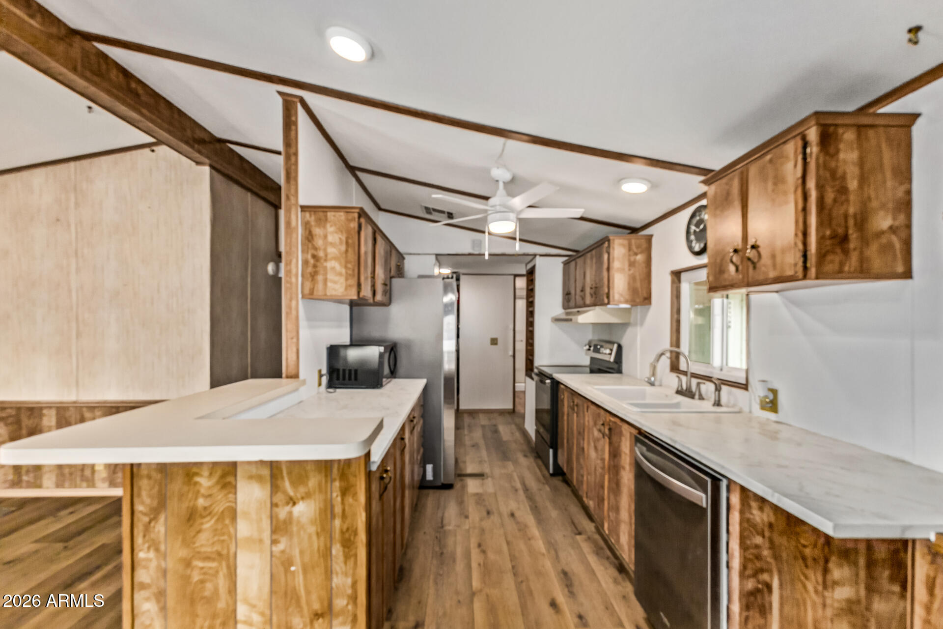 53 N MOUNTAIN Road 54