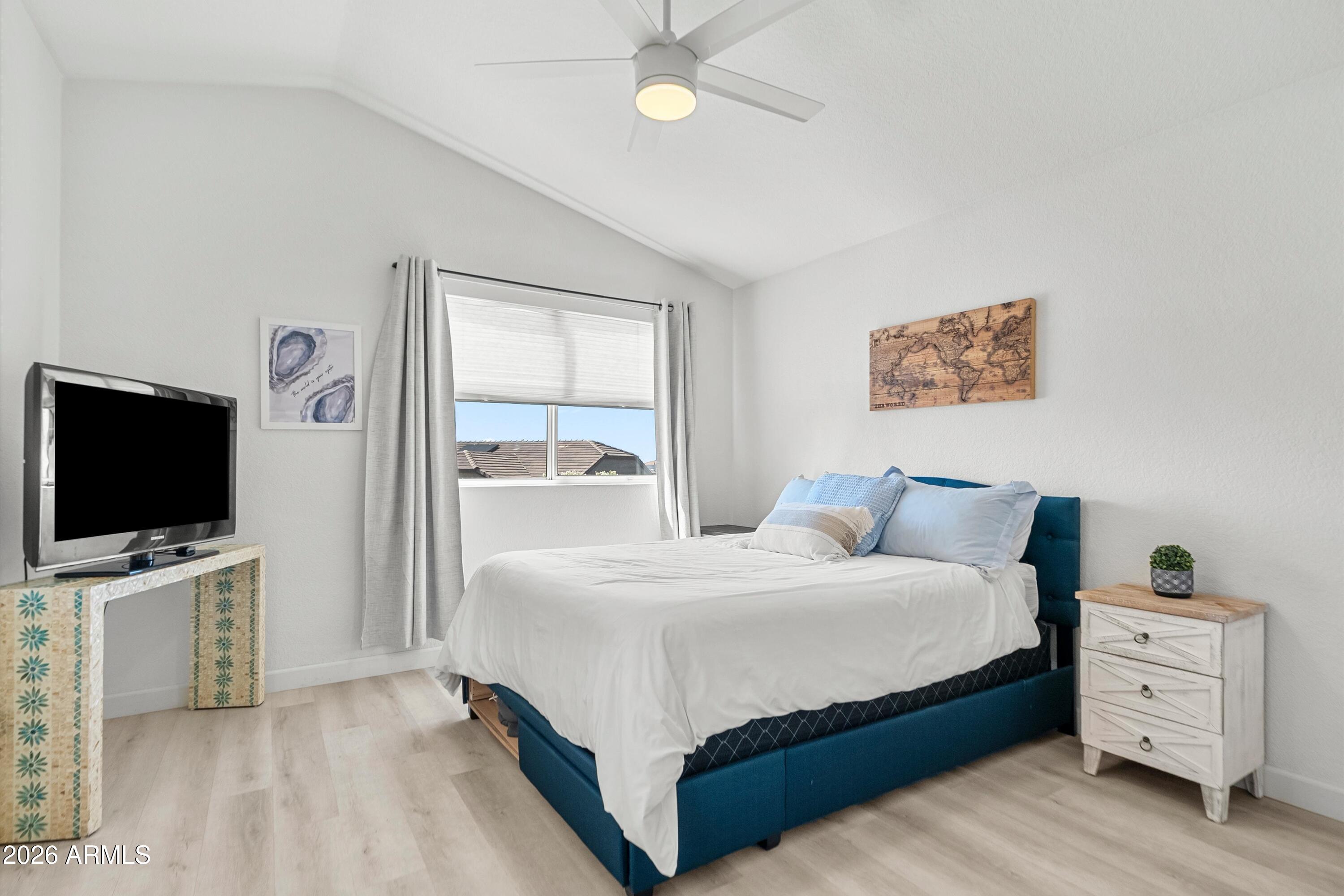 4003 W ROSE GARDEN Lane