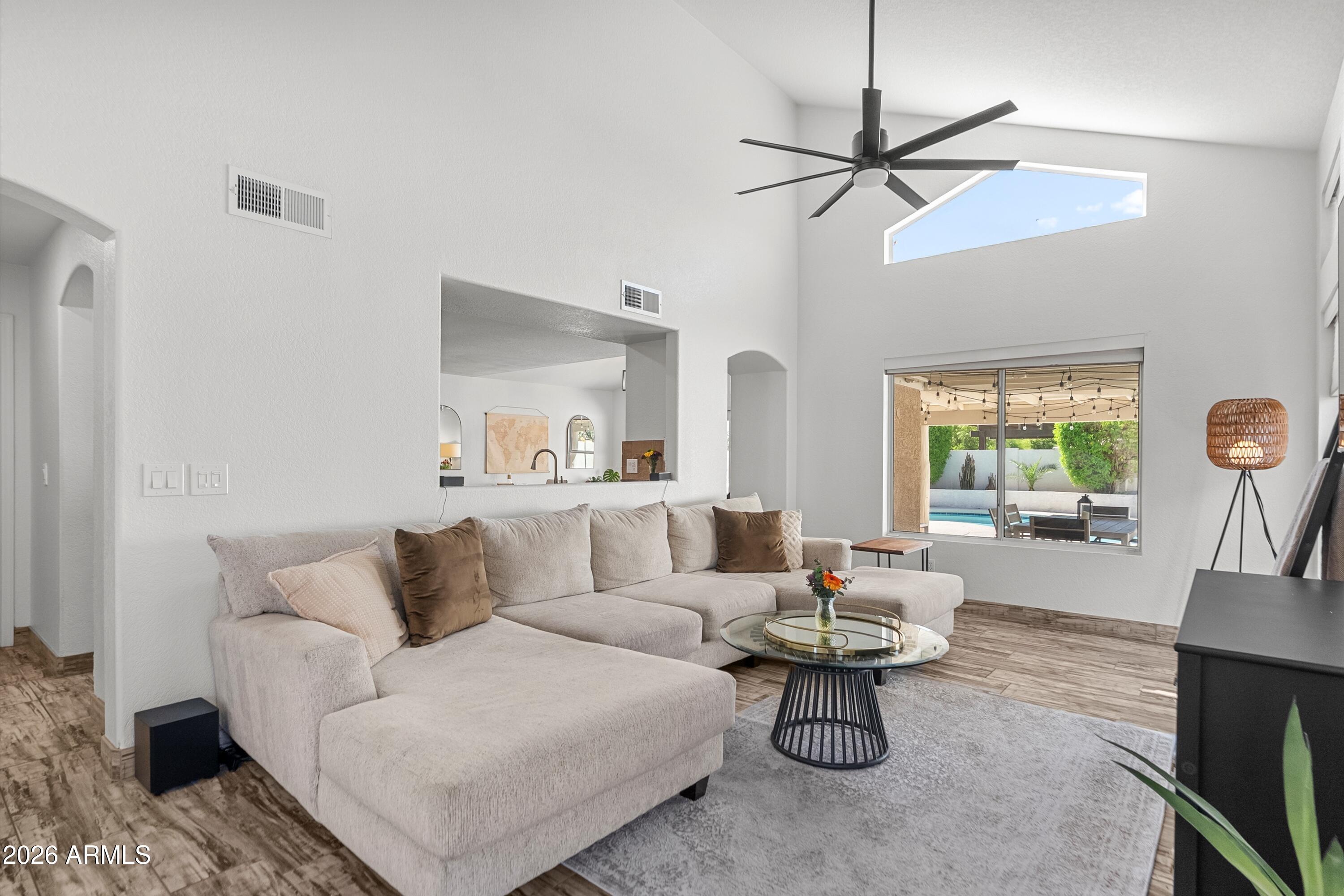 4003 W ROSE GARDEN Lane