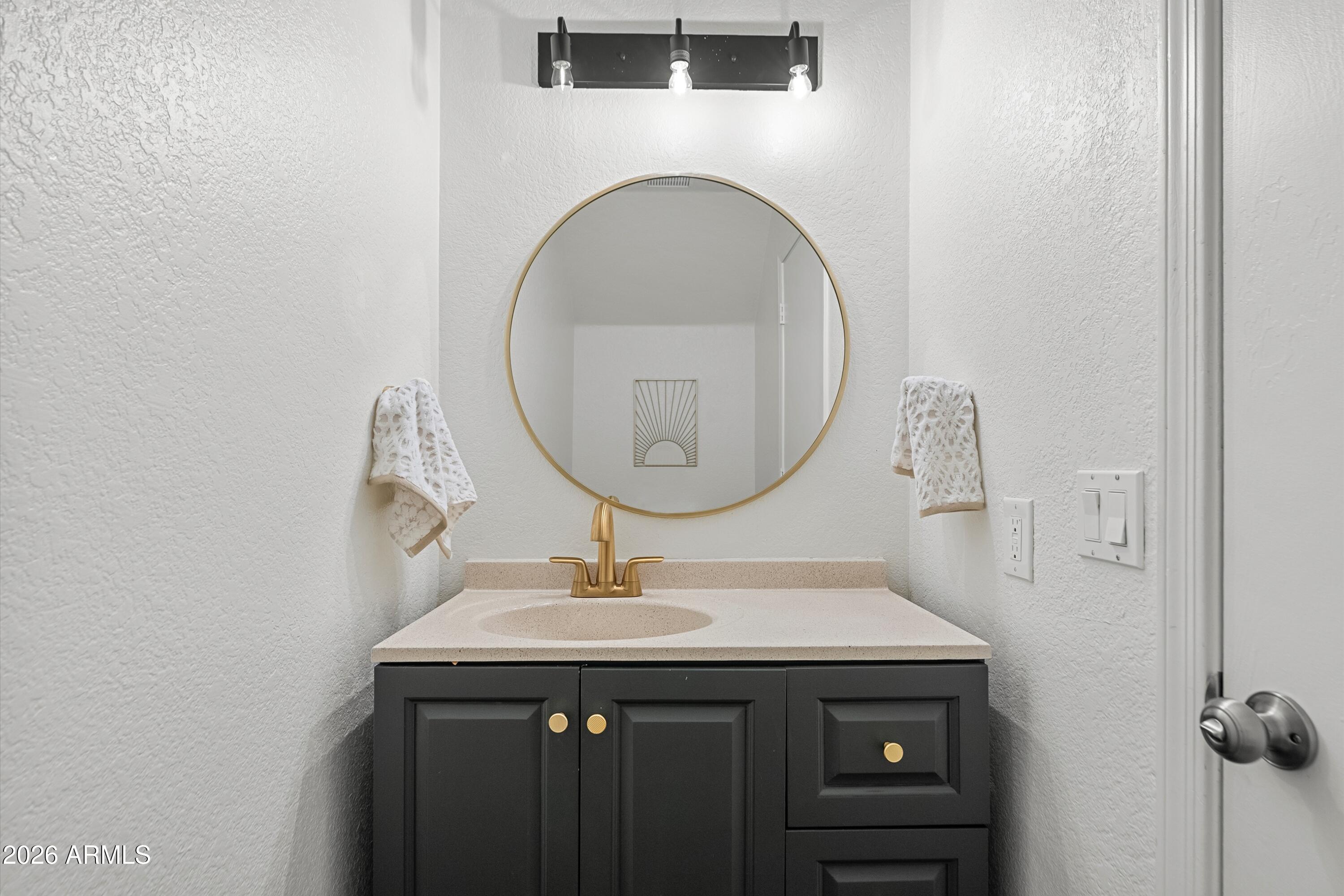 4003 W ROSE GARDEN Lane