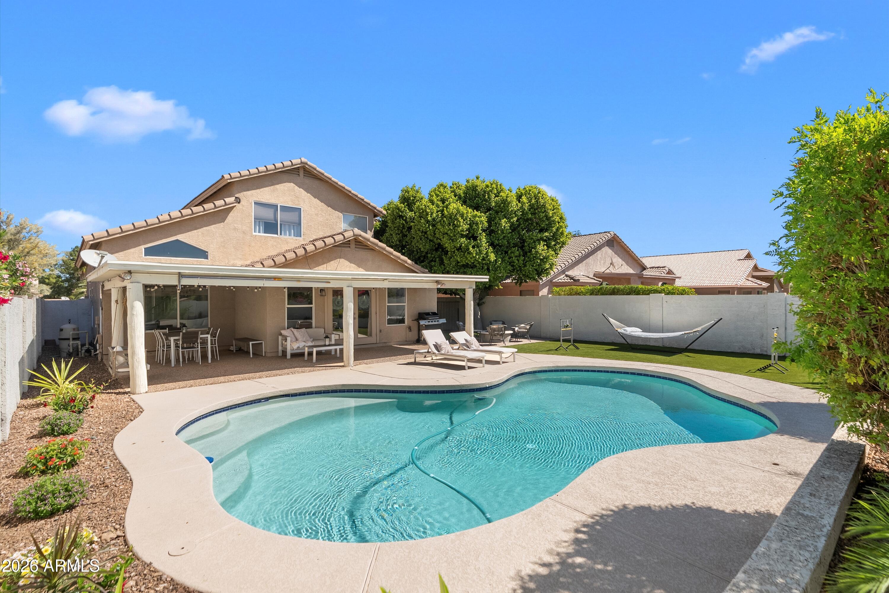 4003 W ROSE GARDEN Lane