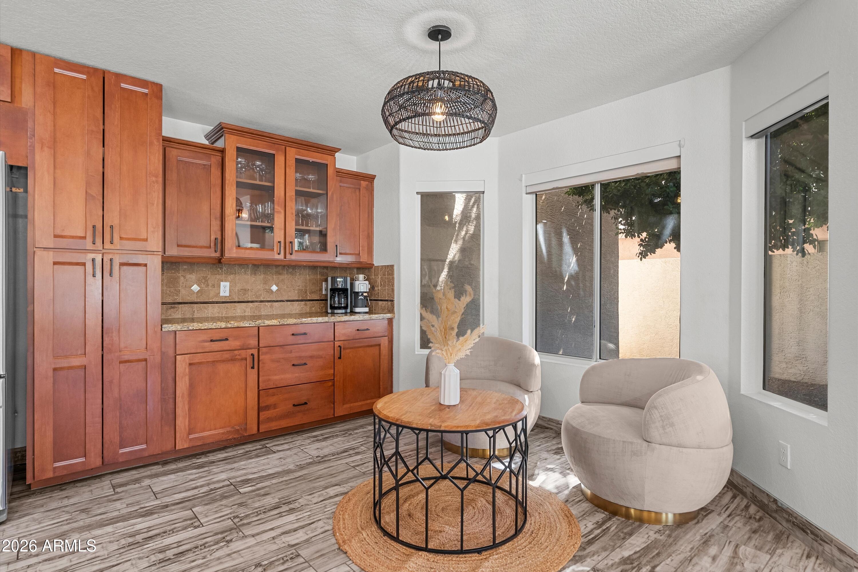 4003 W ROSE GARDEN Lane