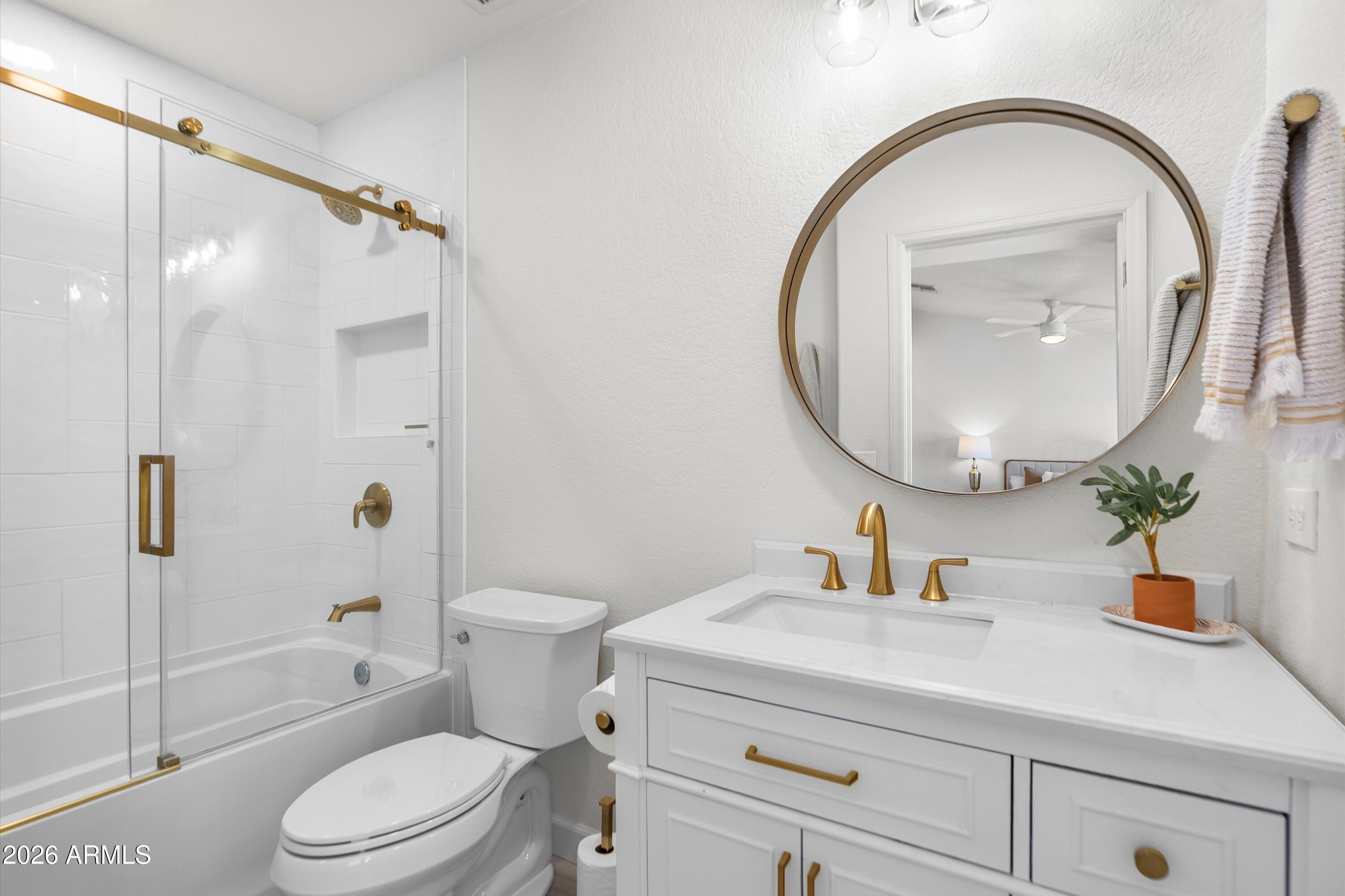 4003 W ROSE GARDEN Lane