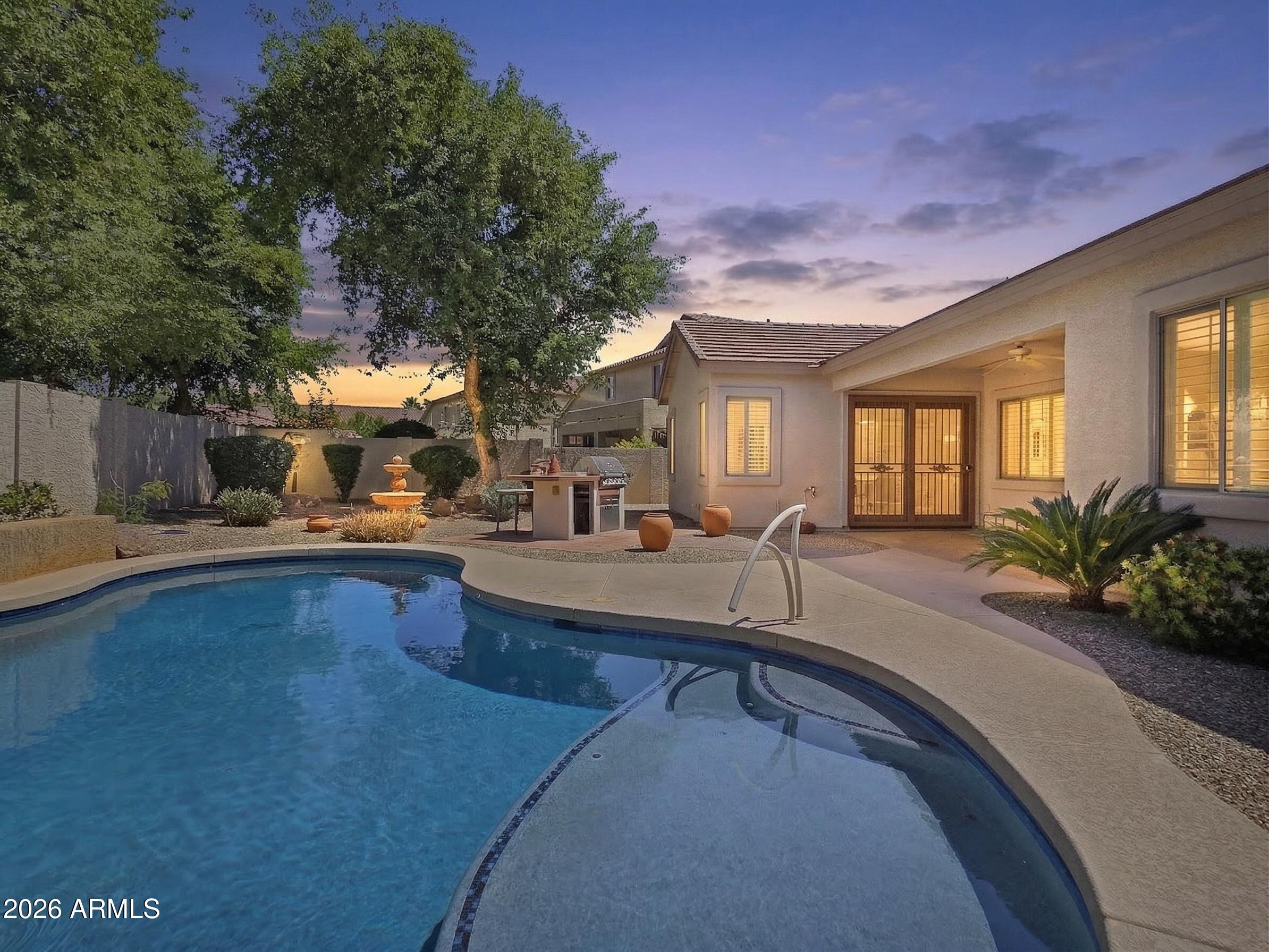 8614 W MORTEN Avenue