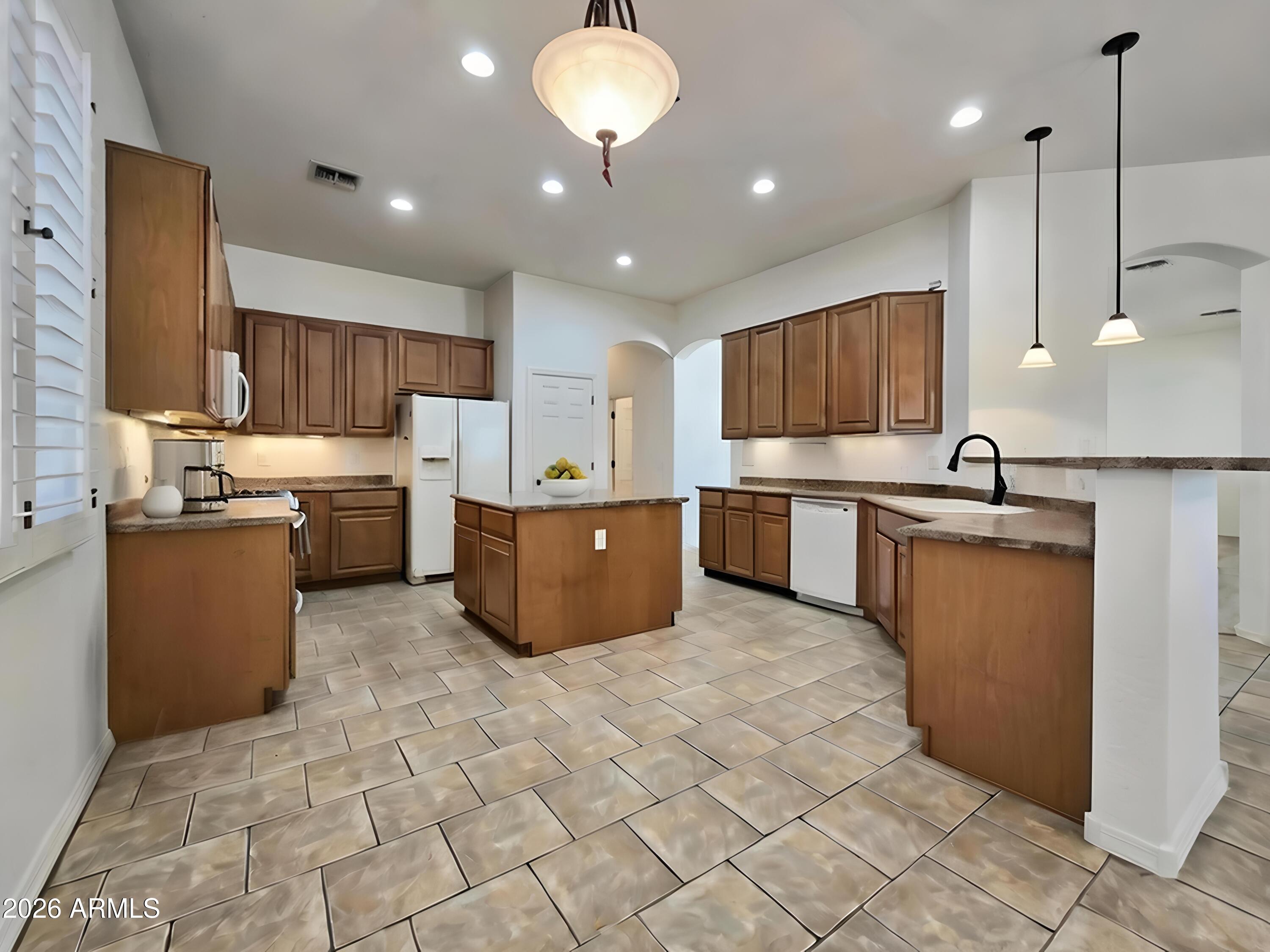 8614 W MORTEN Avenue