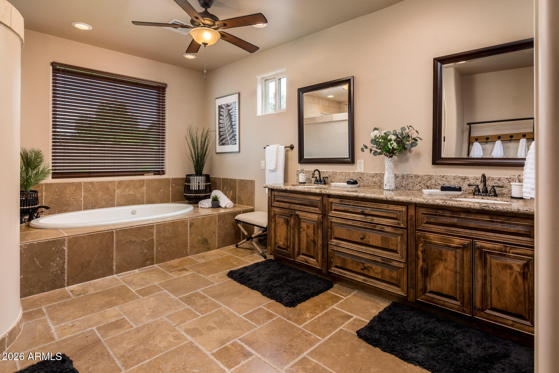 5322 W WHISPERING WIND Drive
