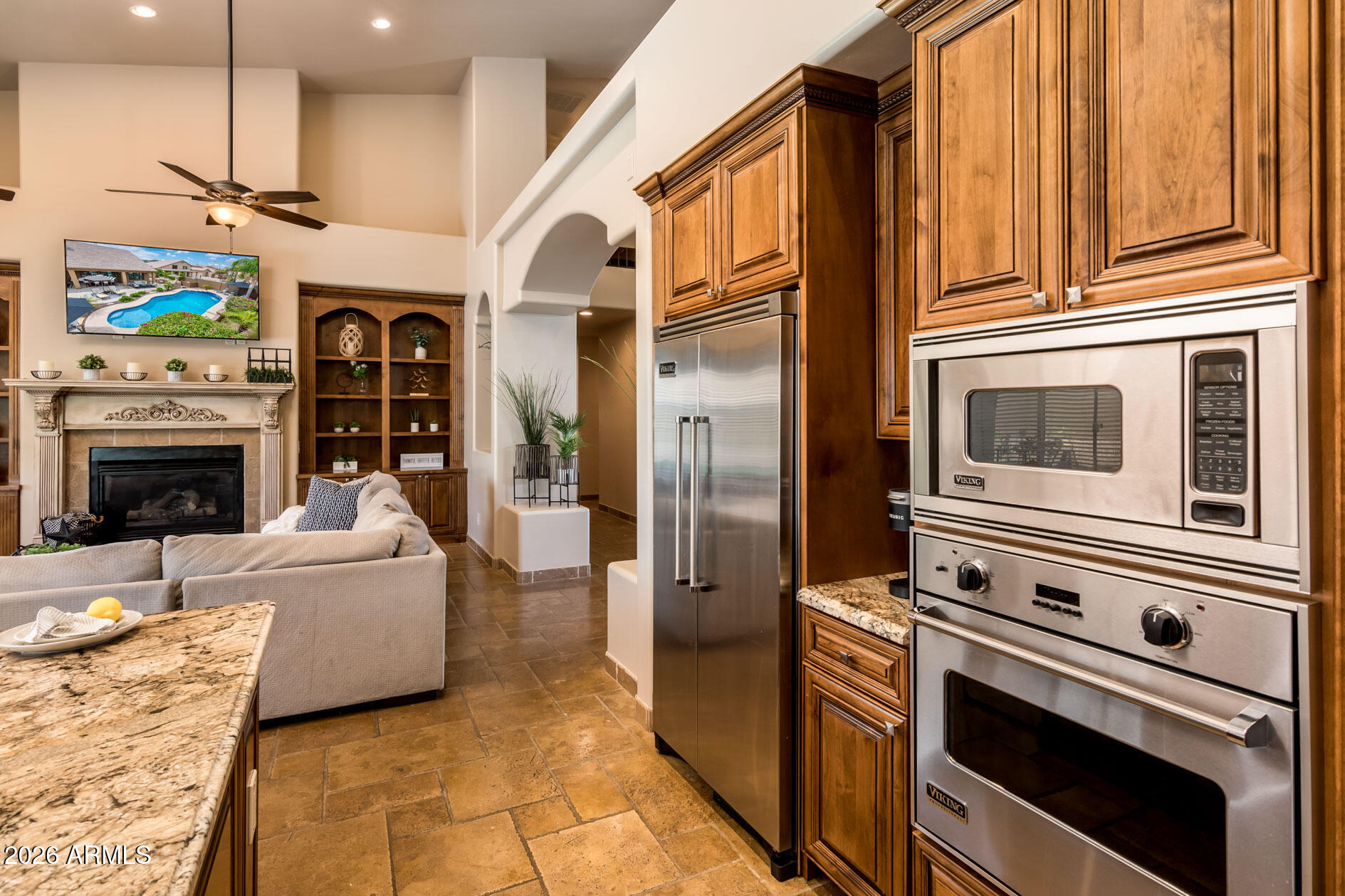 5322 W WHISPERING WIND Drive