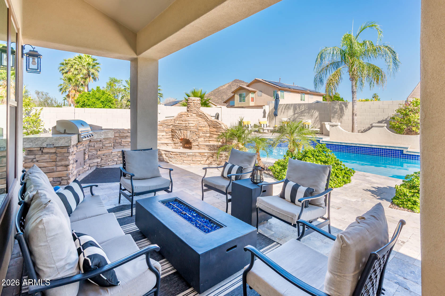5322 W WHISPERING WIND Drive