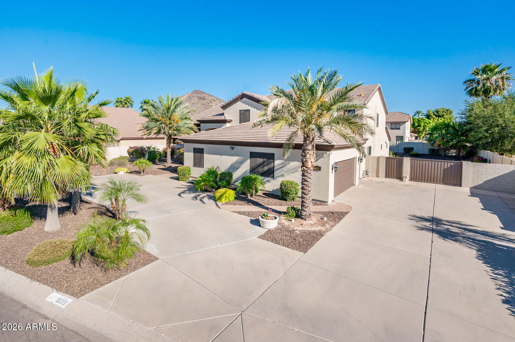 5322 W WHISPERING WIND Drive