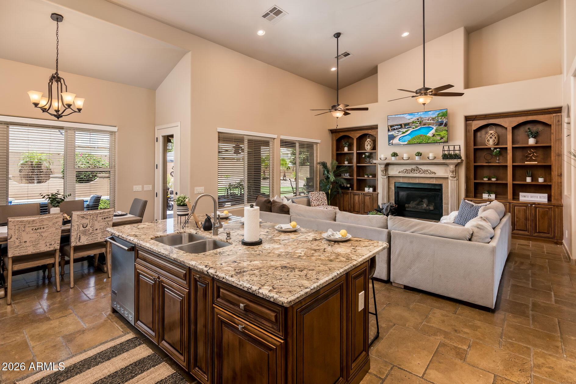 5322 W WHISPERING WIND Drive