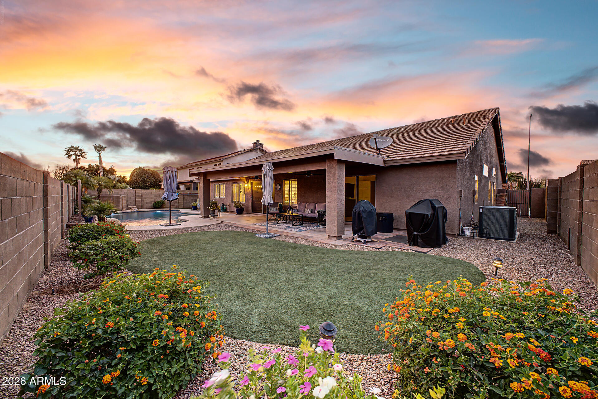 9545 E JUANITA Avenue