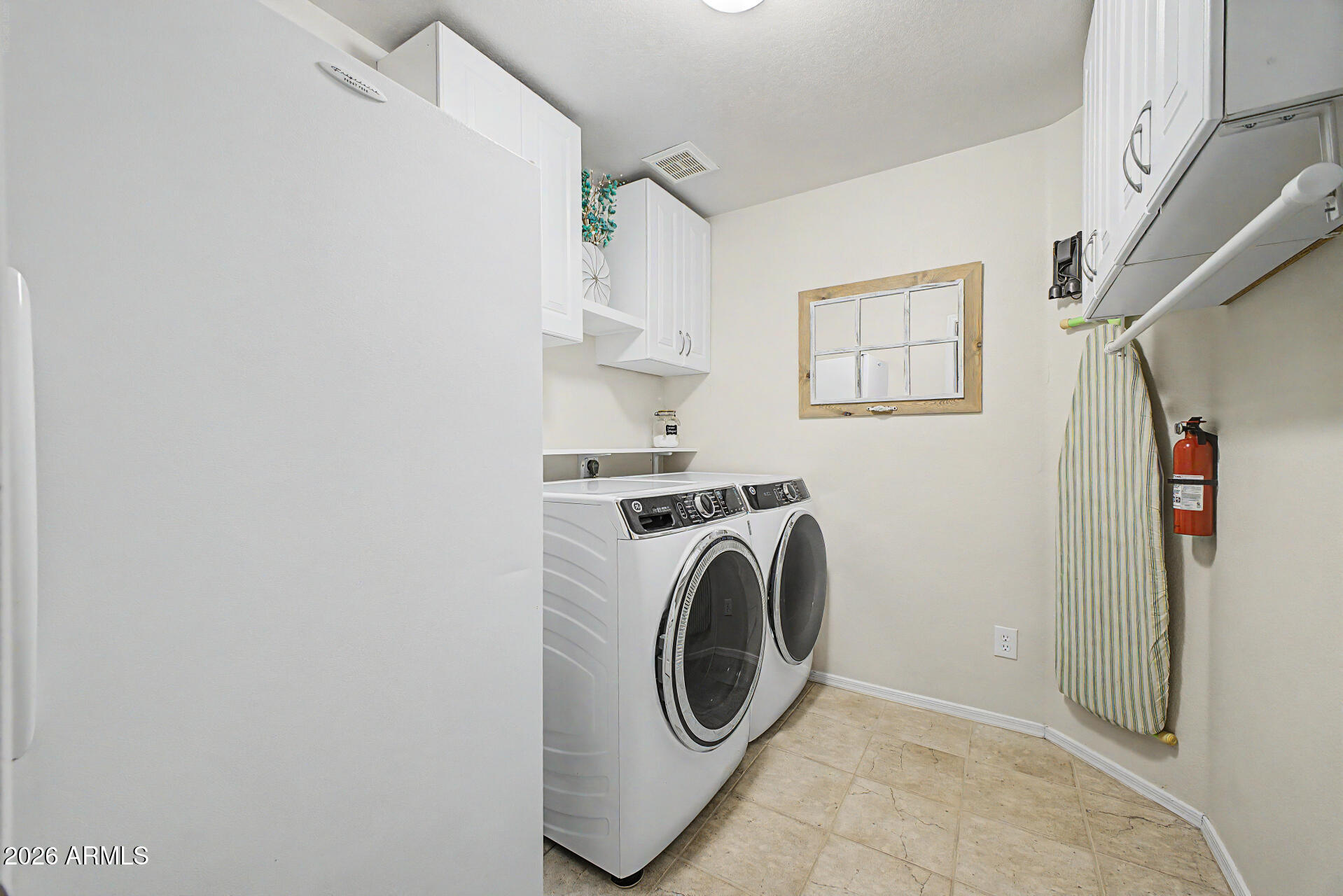 9545 E JUANITA Avenue