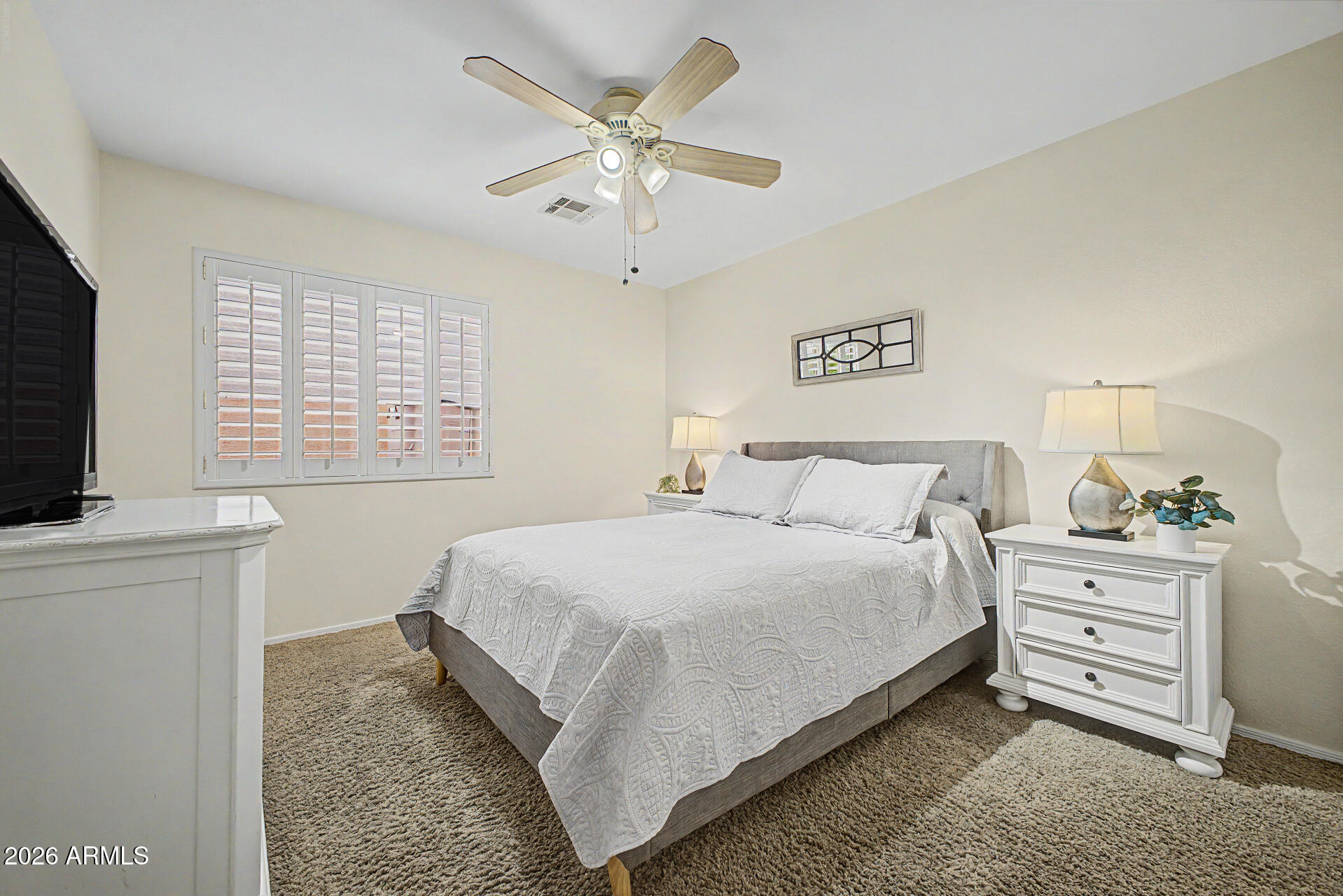 9545 E JUANITA Avenue