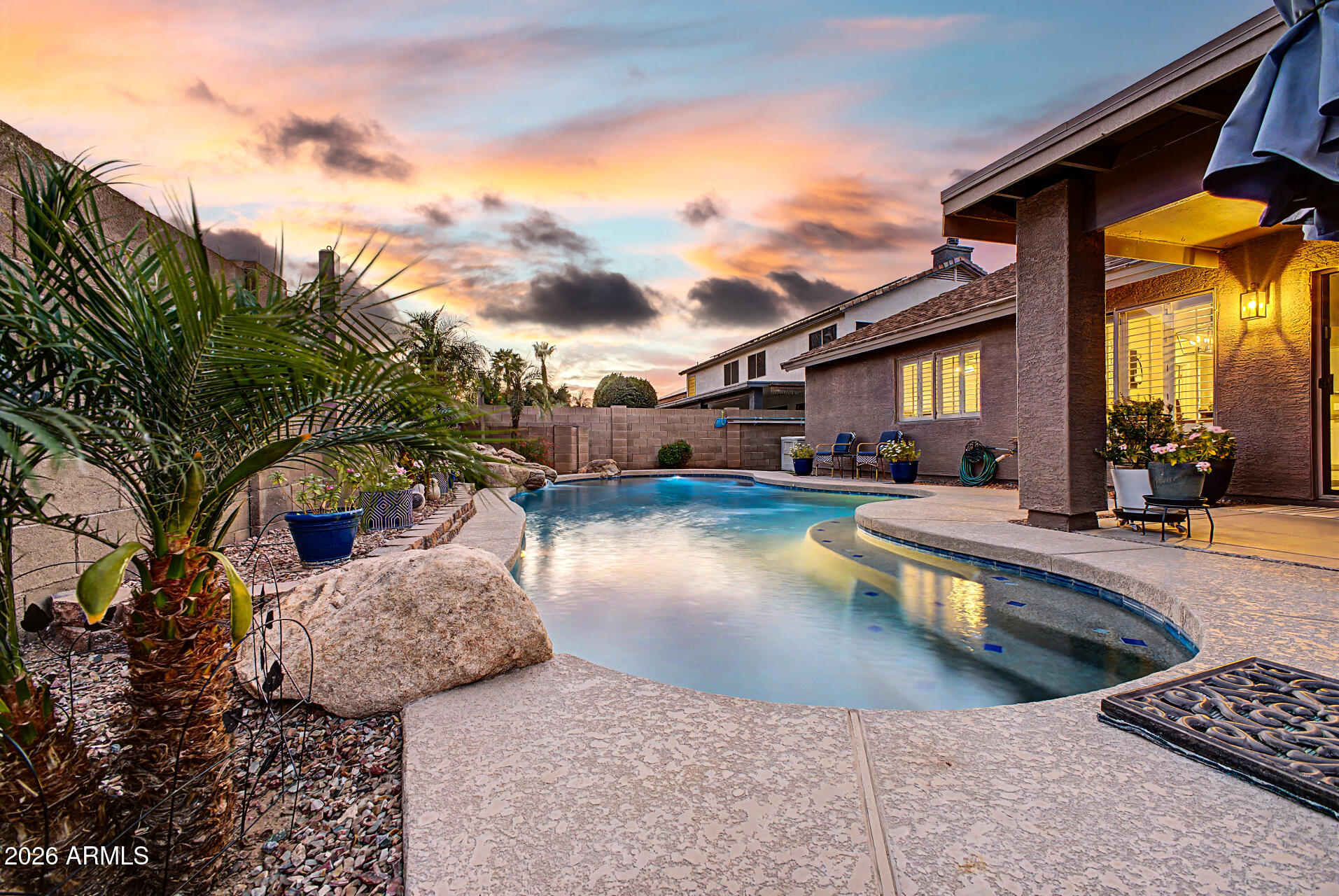 9545 E JUANITA Avenue