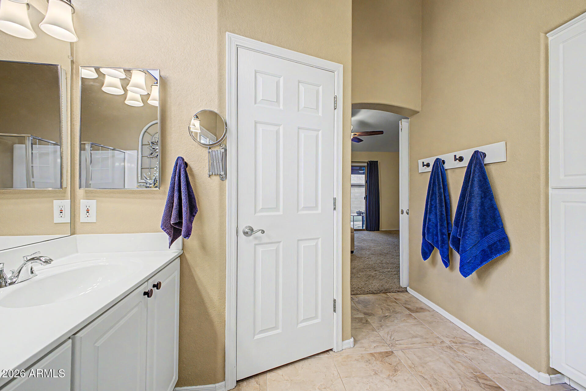 9545 E JUANITA Avenue