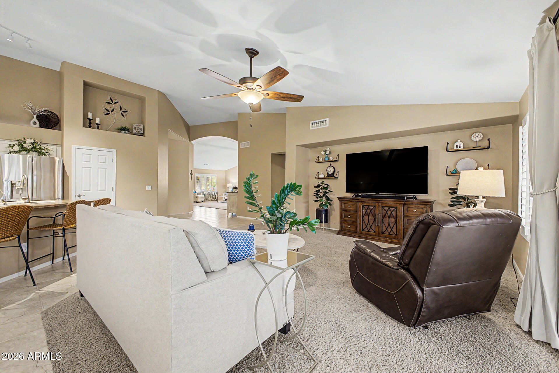 9545 E JUANITA Avenue