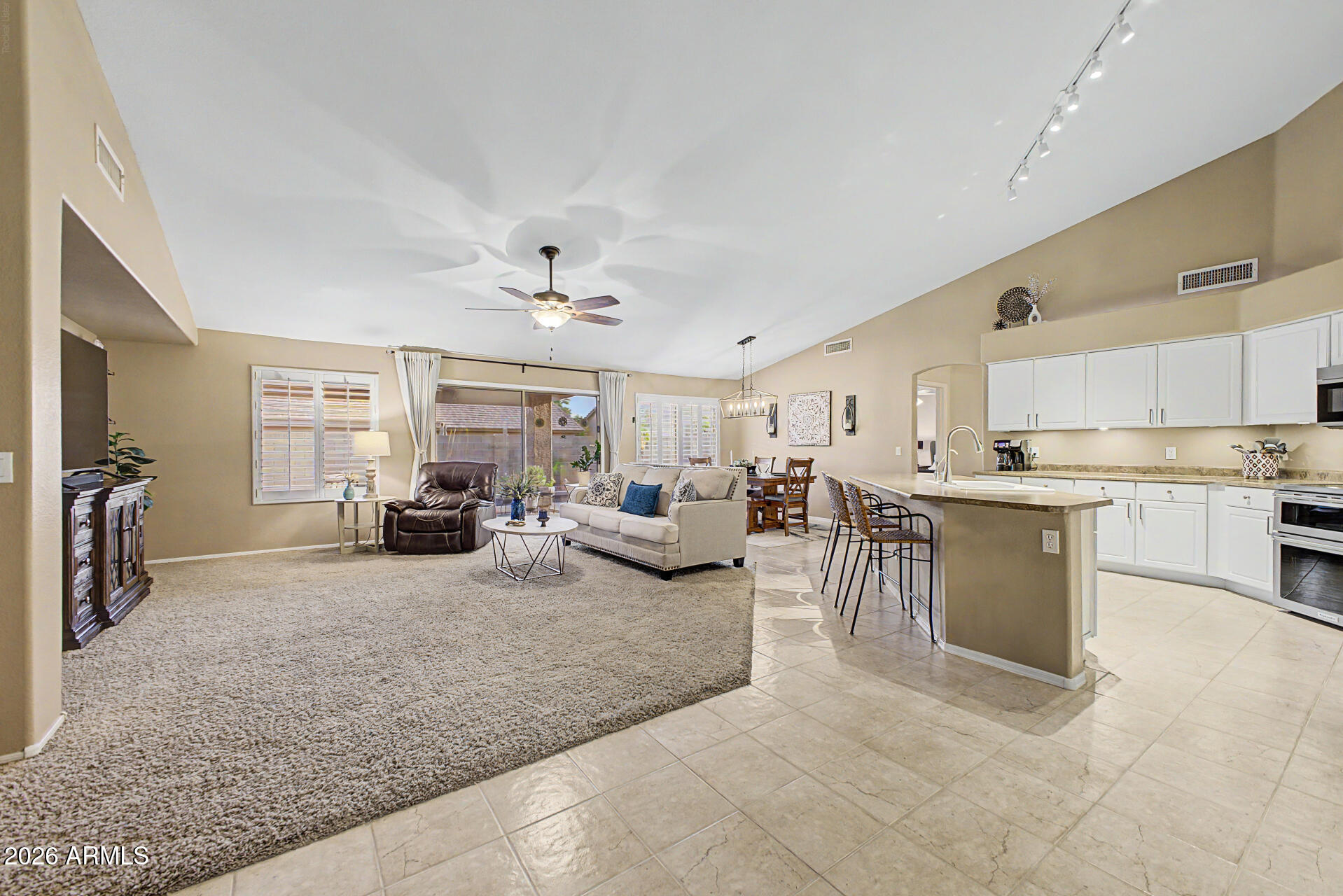 9545 E JUANITA Avenue