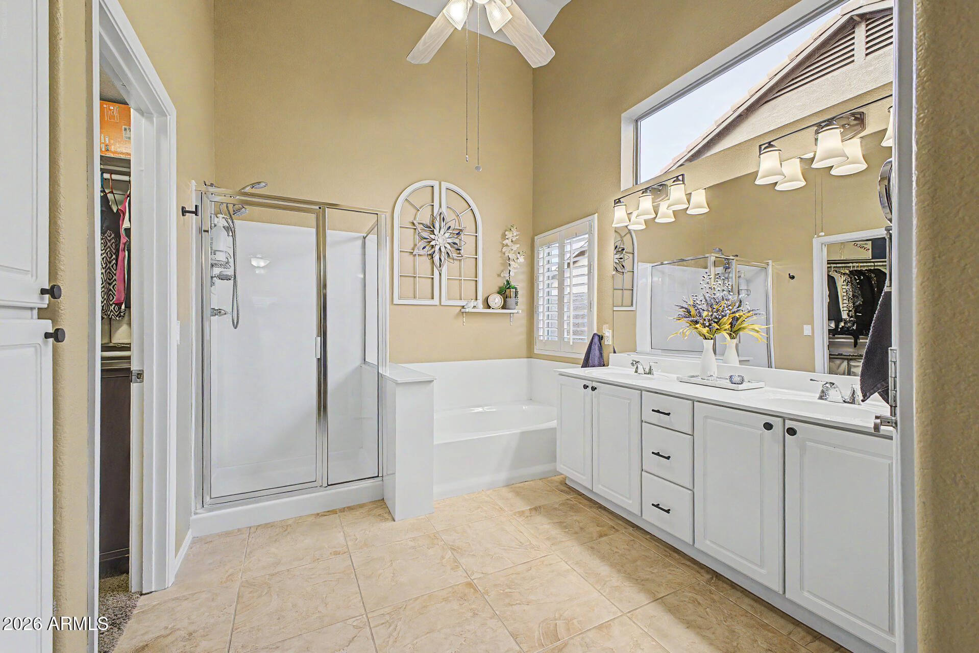 9545 E JUANITA Avenue