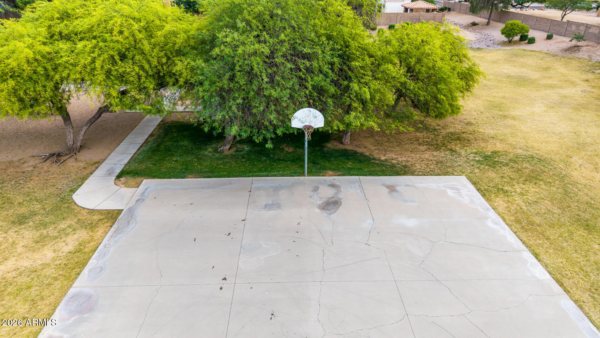 9545 E JUANITA Avenue