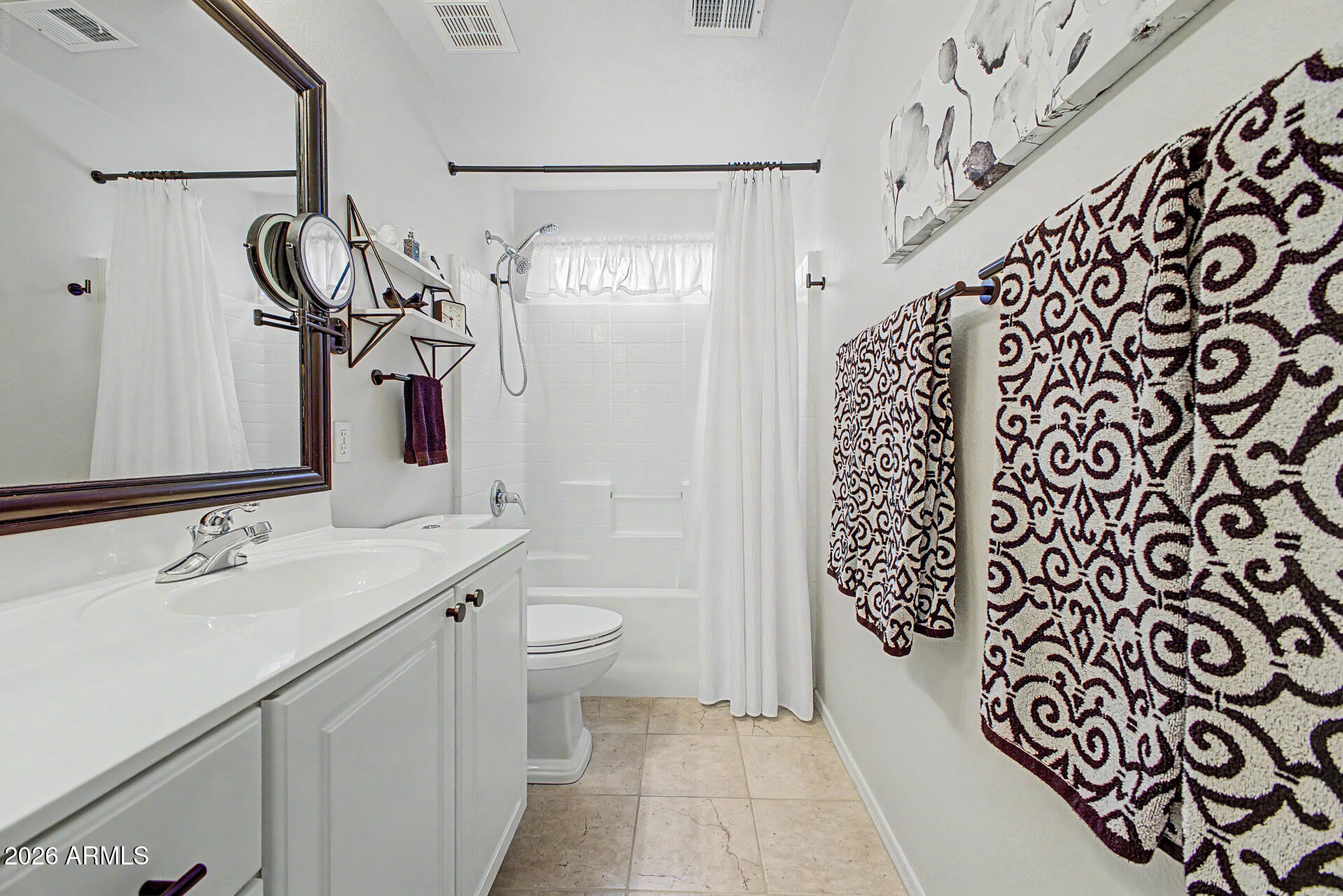 9545 E JUANITA Avenue