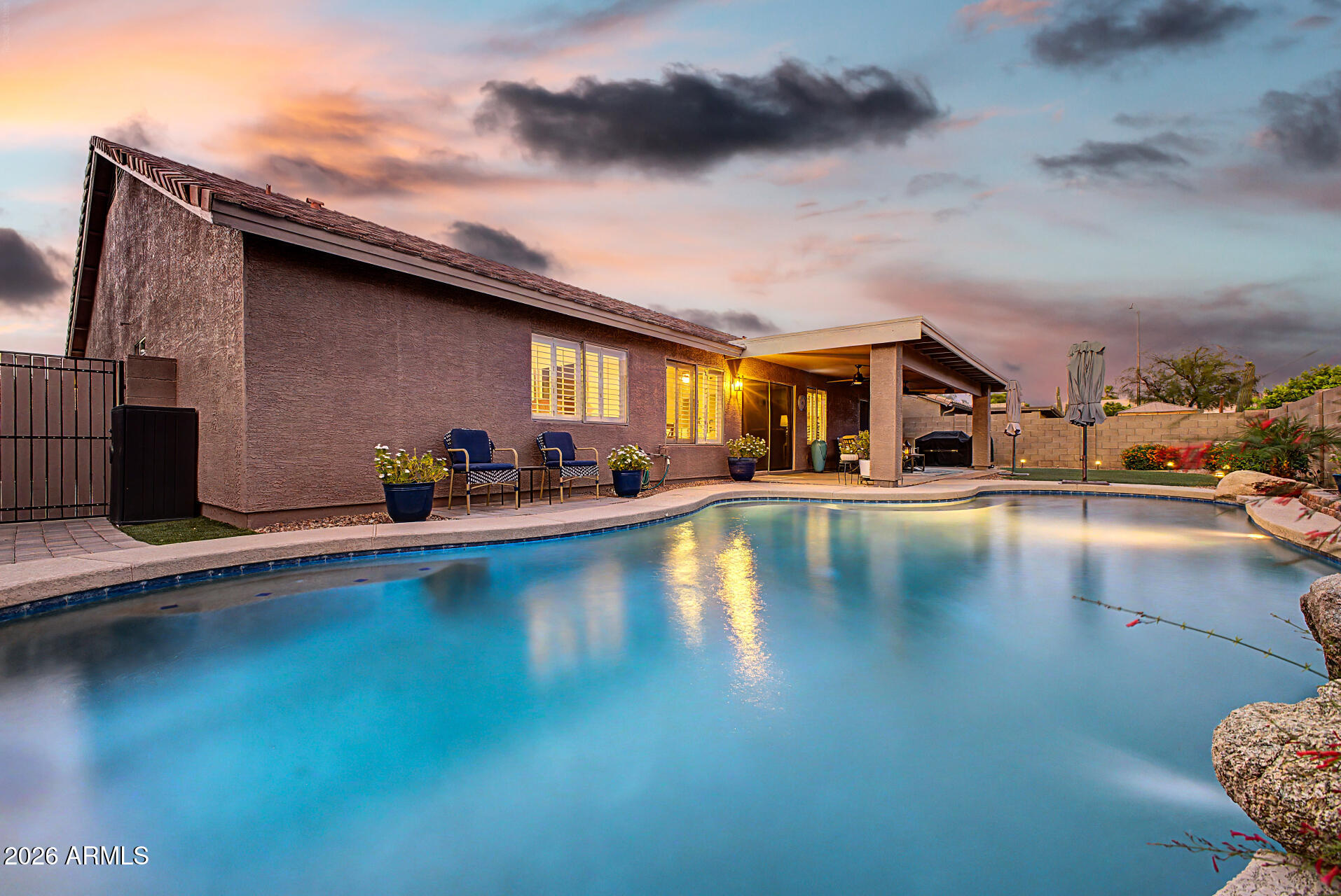 9545 E JUANITA Avenue