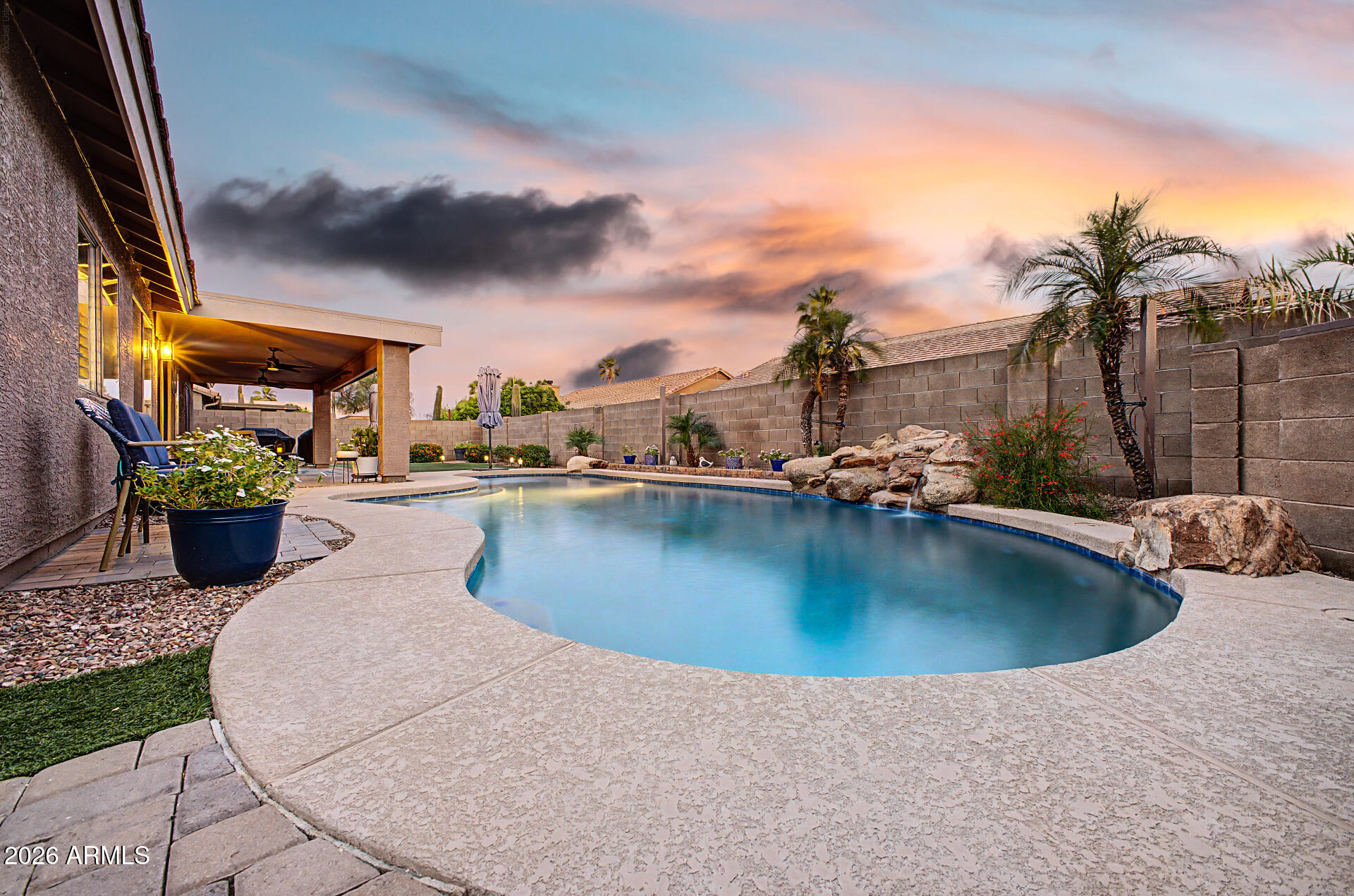 9545 E JUANITA Avenue