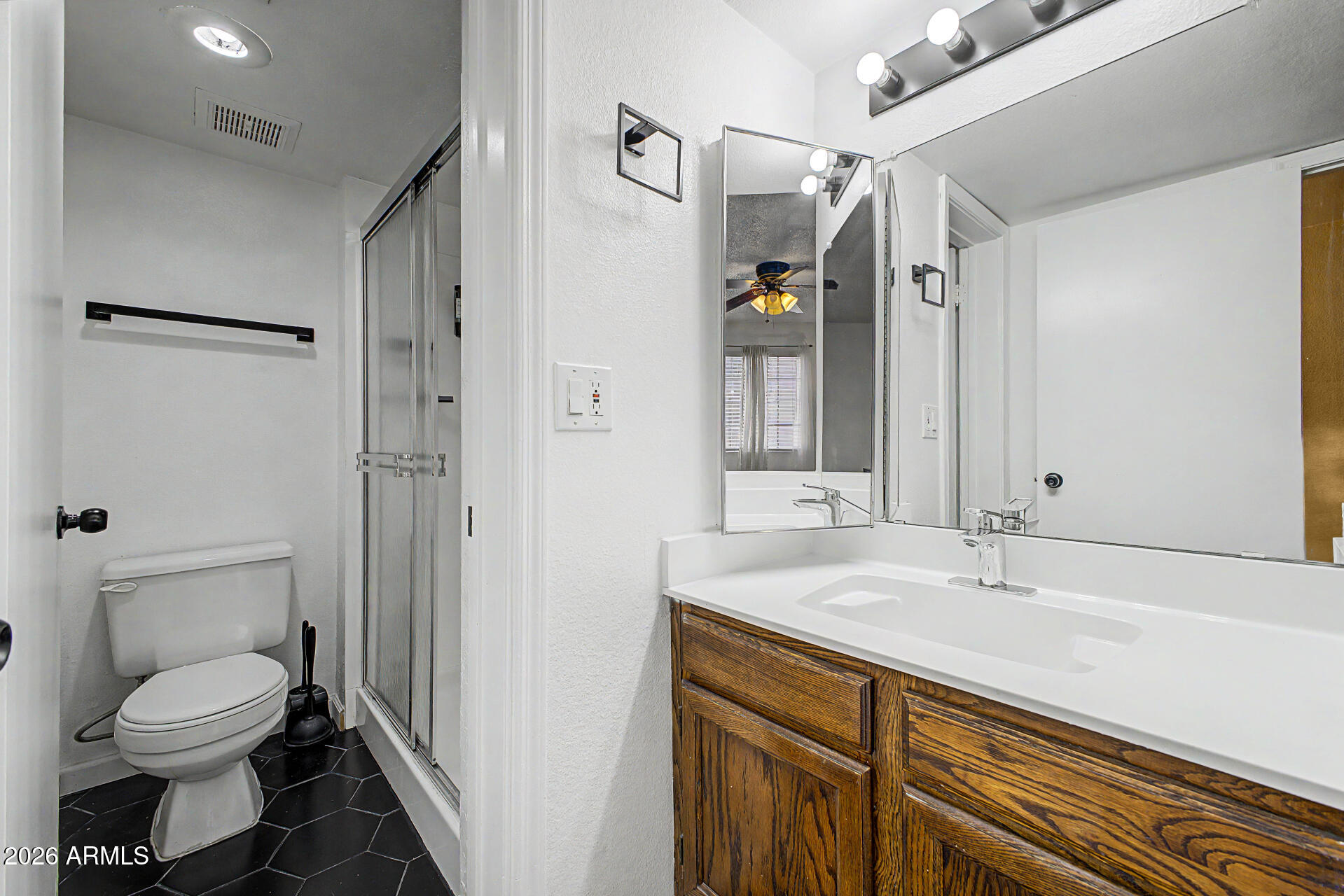 533 W GUADALUPE Road 1001