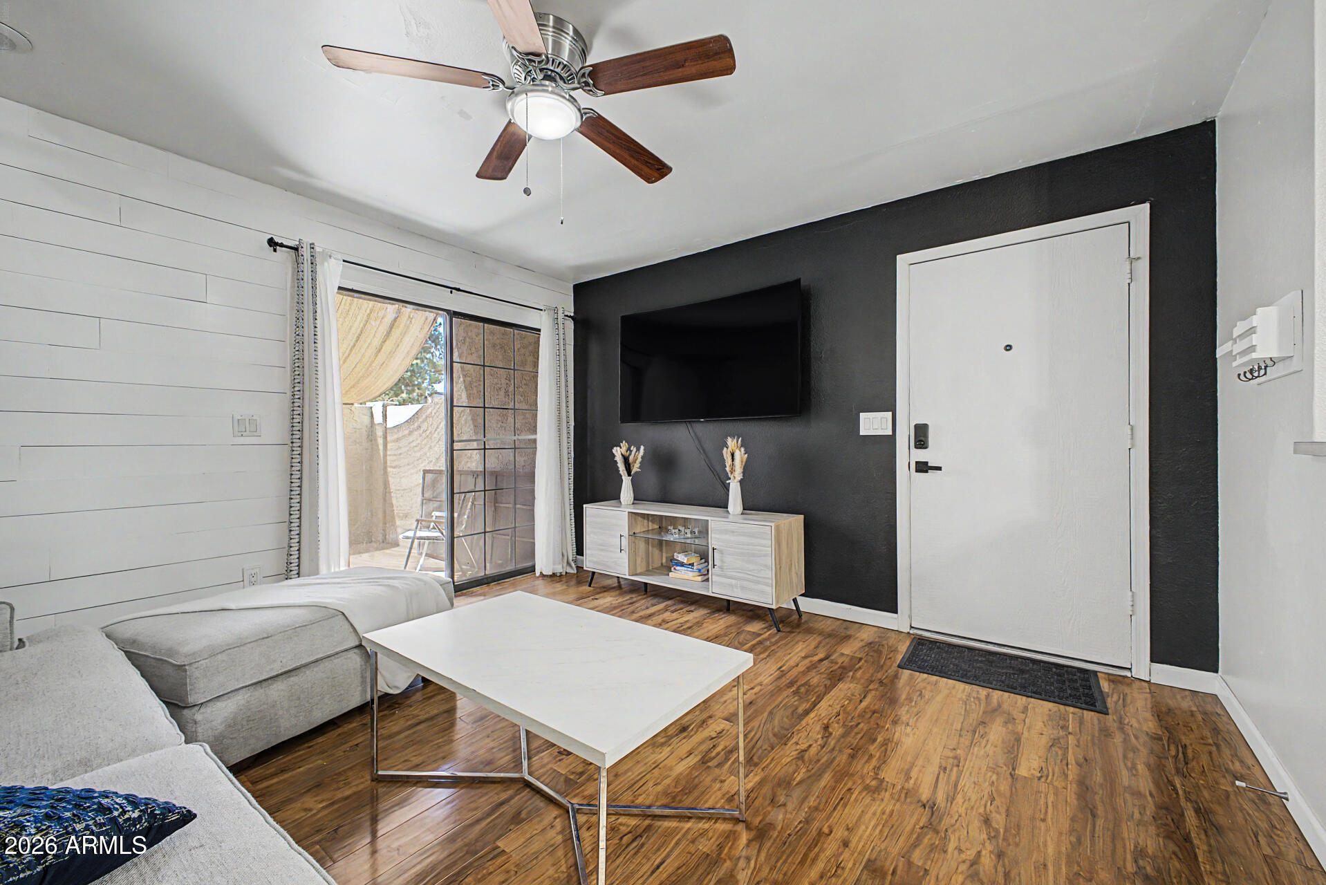 533 W GUADALUPE Road 1001