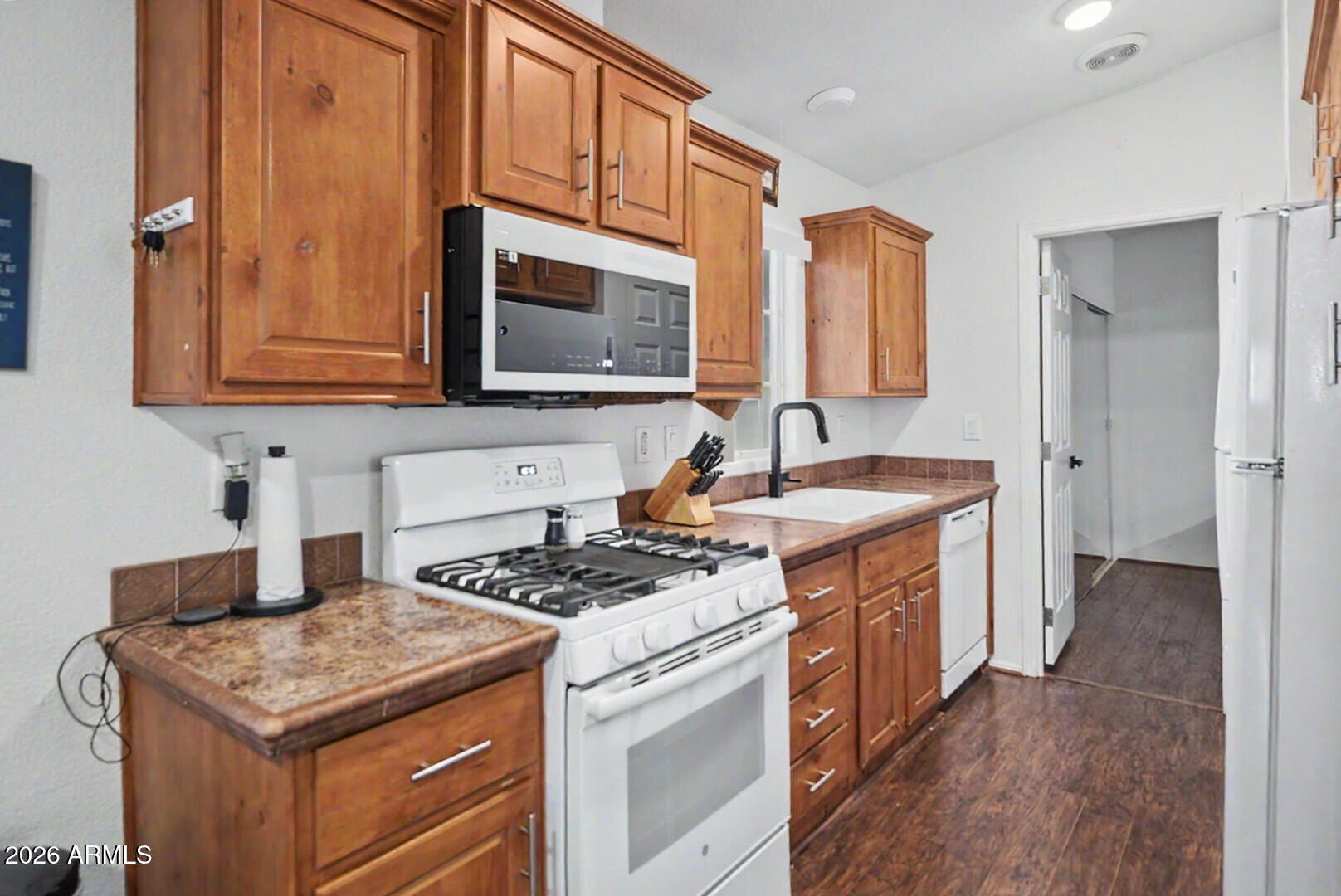 201 S Greenfield Road 366