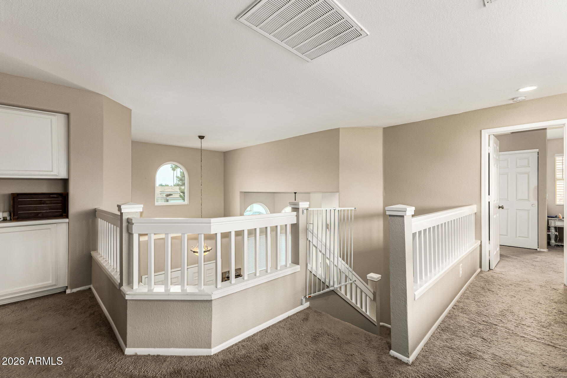 1114 N WHIPPLE Court