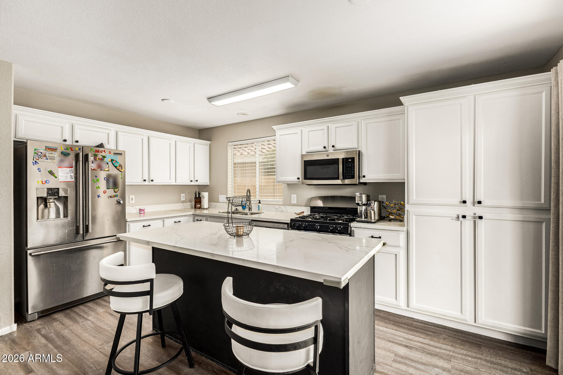 1114 N WHIPPLE Court