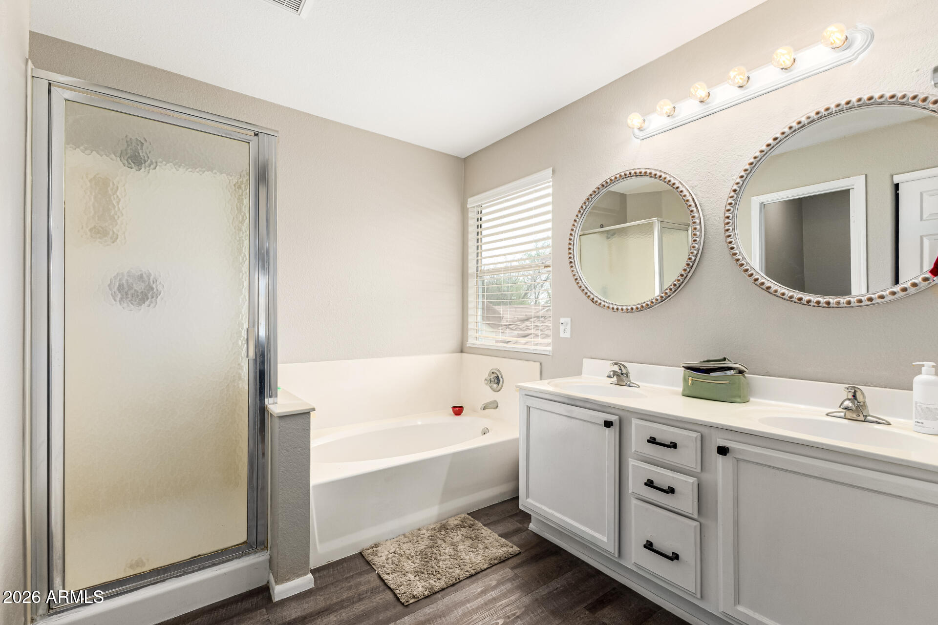 1114 N WHIPPLE Court