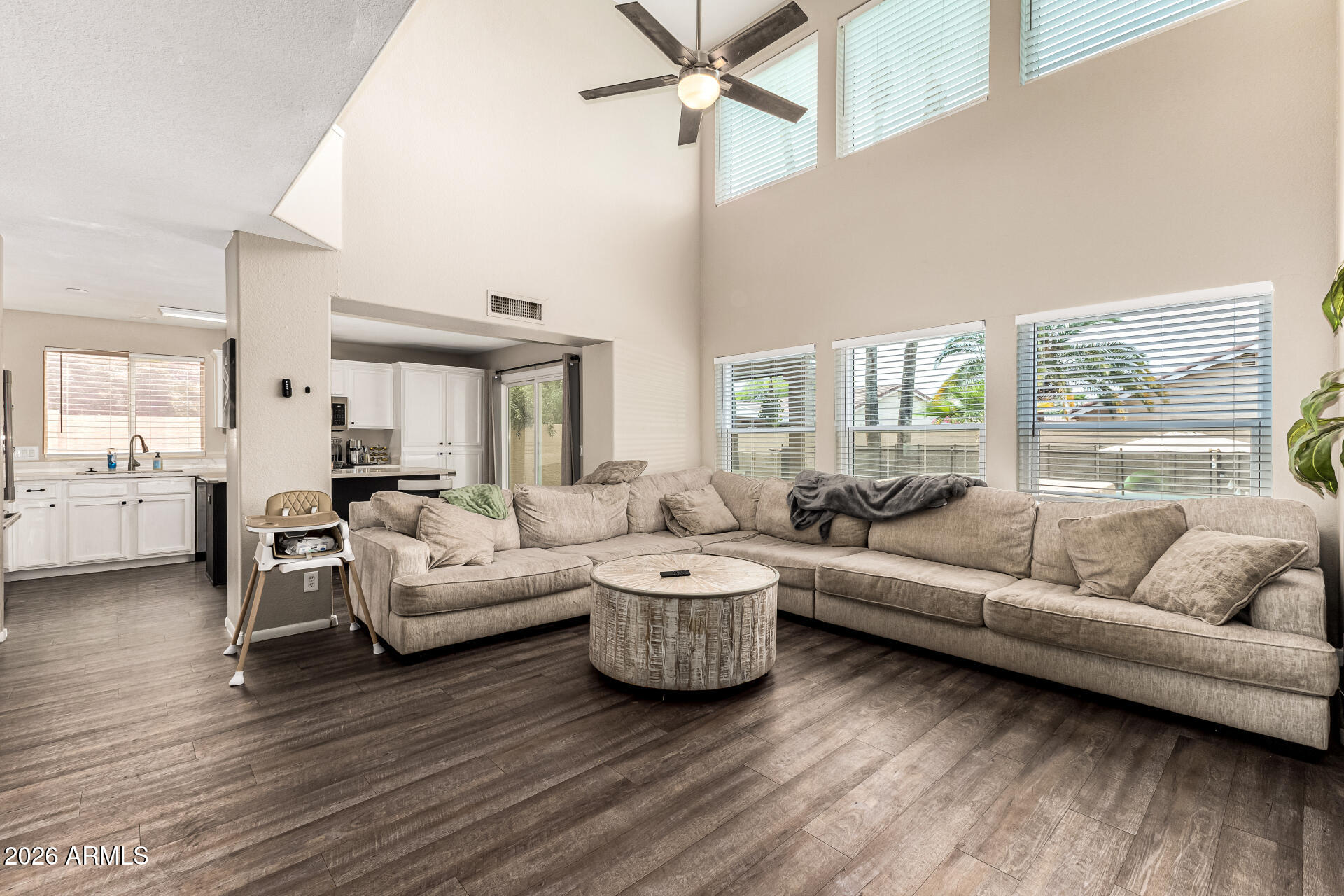 1114 N WHIPPLE Court