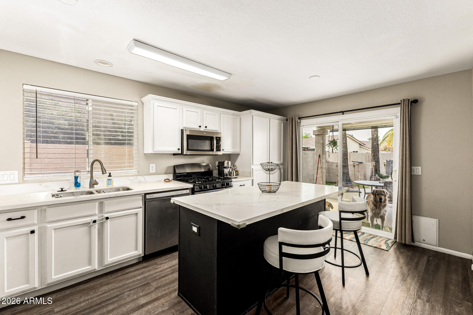 1114 N WHIPPLE Court