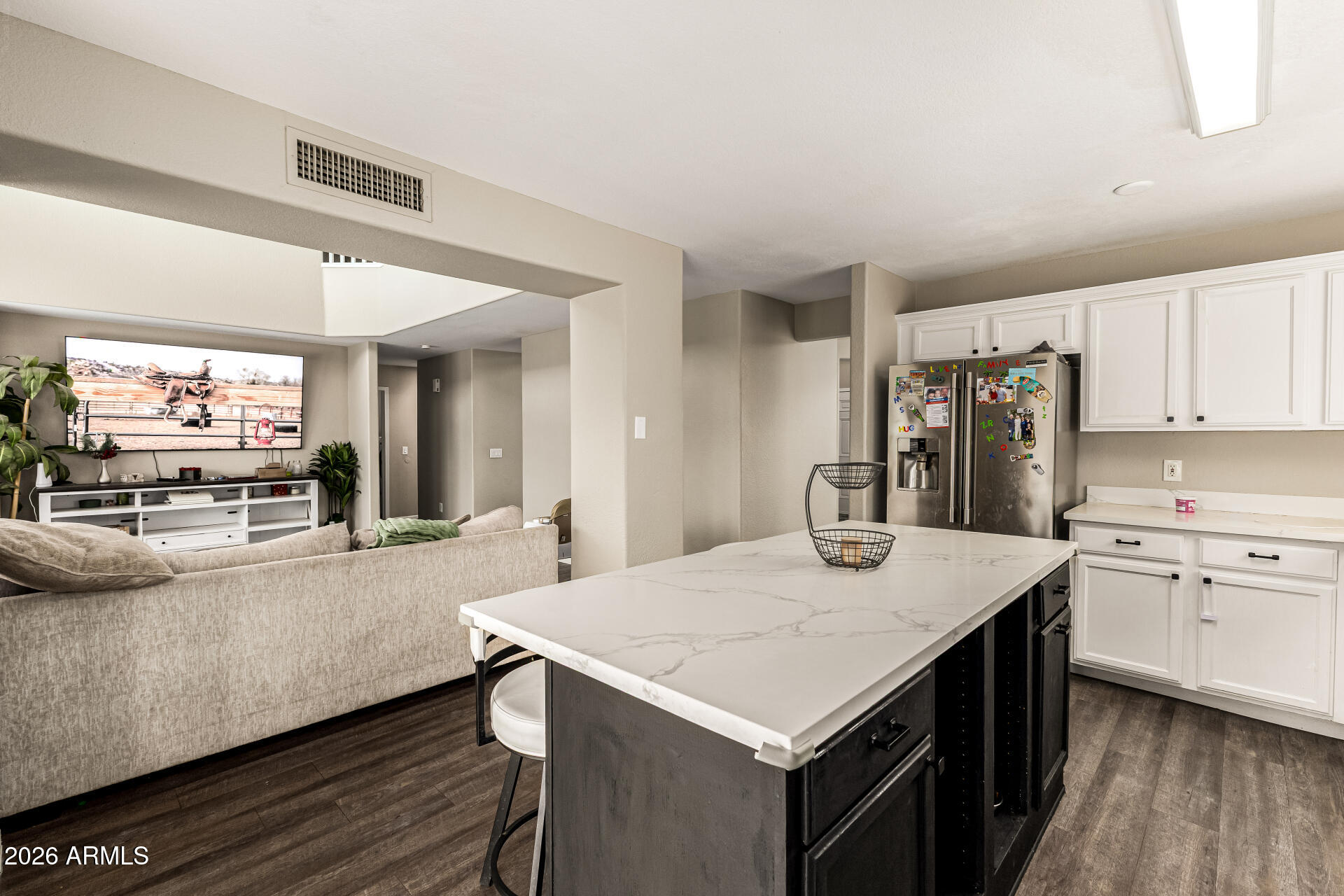 1114 N WHIPPLE Court