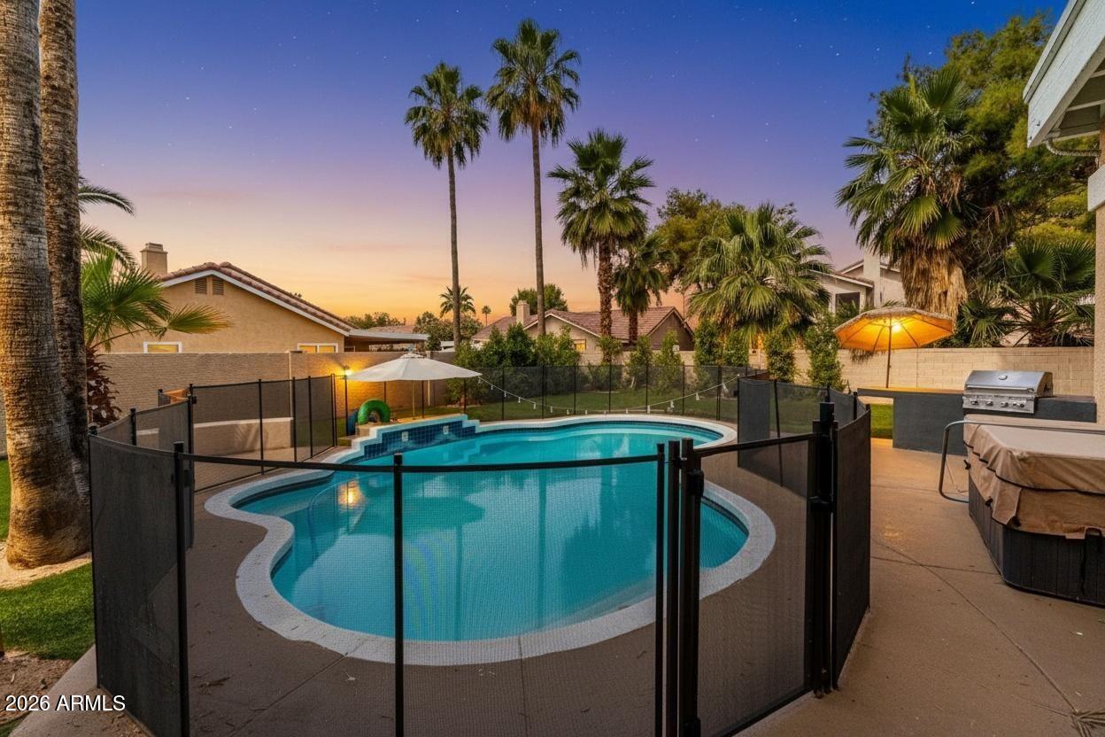 1114 N WHIPPLE Court