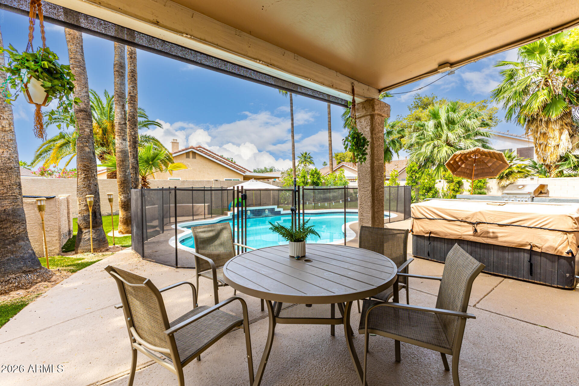 1114 N WHIPPLE Court