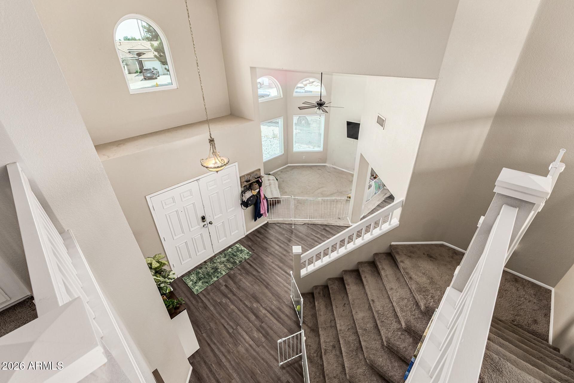 1114 N WHIPPLE Court