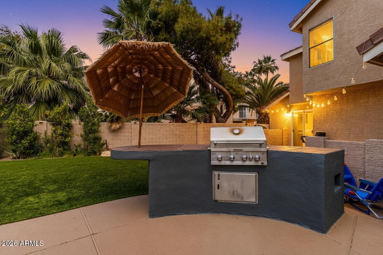 1114 N WHIPPLE Court