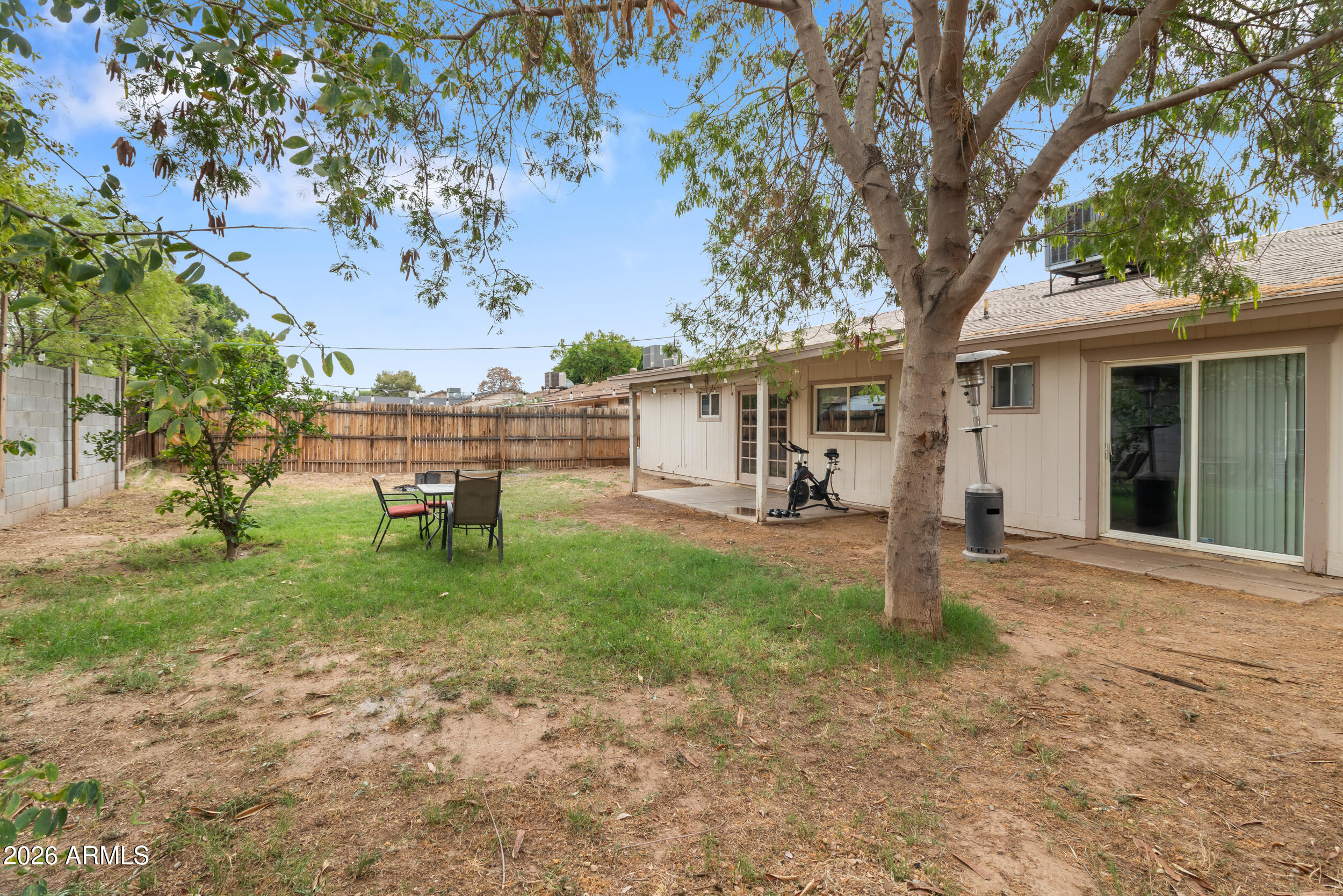 7130 W FLOWER Street