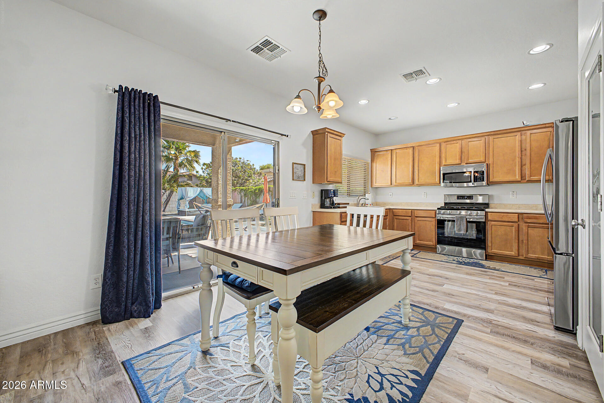 168 W STANLEY Avenue